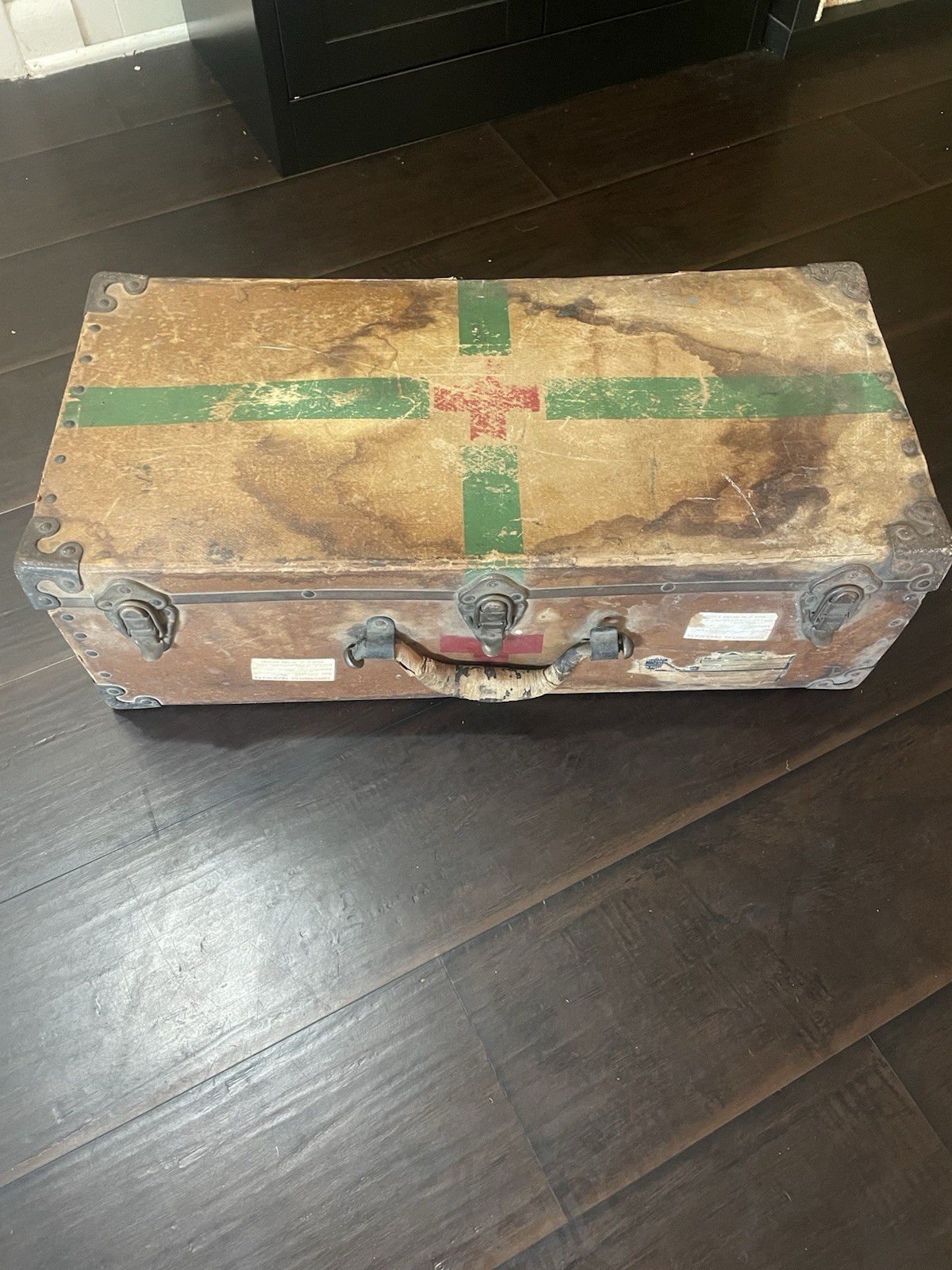 Vtg WW2 U.S. Military Red Cross Medical Trunk - Army Medic MCM Supply Suitcase Vtg WW2 U.S. Military Red Cross Medical Trunk - Army Medic MCM Supply Suitcase