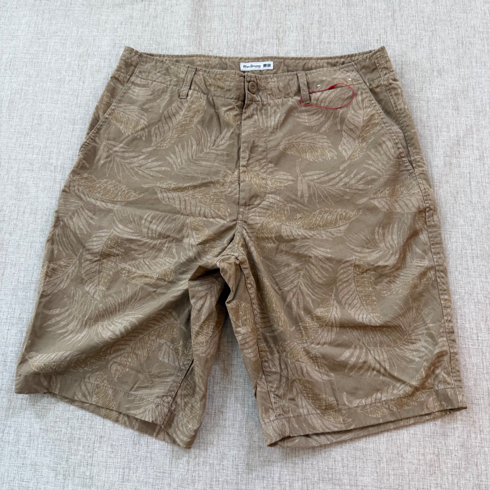 Reyn Spooner x Uniqlo Shorts Mens Medium Tropical Leaf Chino  Khaki Tan