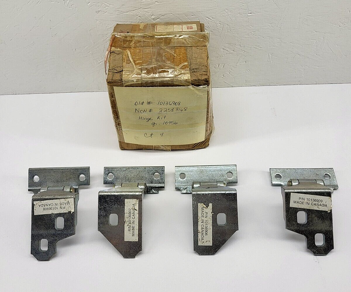 NOS 1987 1996 Chevrolet Beretta Corsica Door Hinge Set GM # 22583168