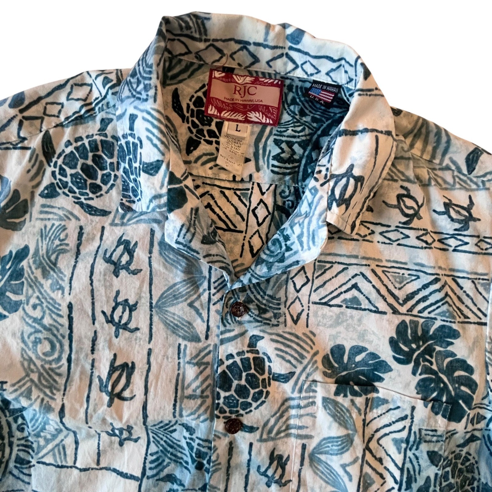 Vintage RJC Men Hawaiian Shirt Blue Large Tribal Turtle Print Made in Hawaii USA Vintage RJC Men Hawaiian Shirt Blue Large Tribal Turtle Print Made in Hawaii USA
