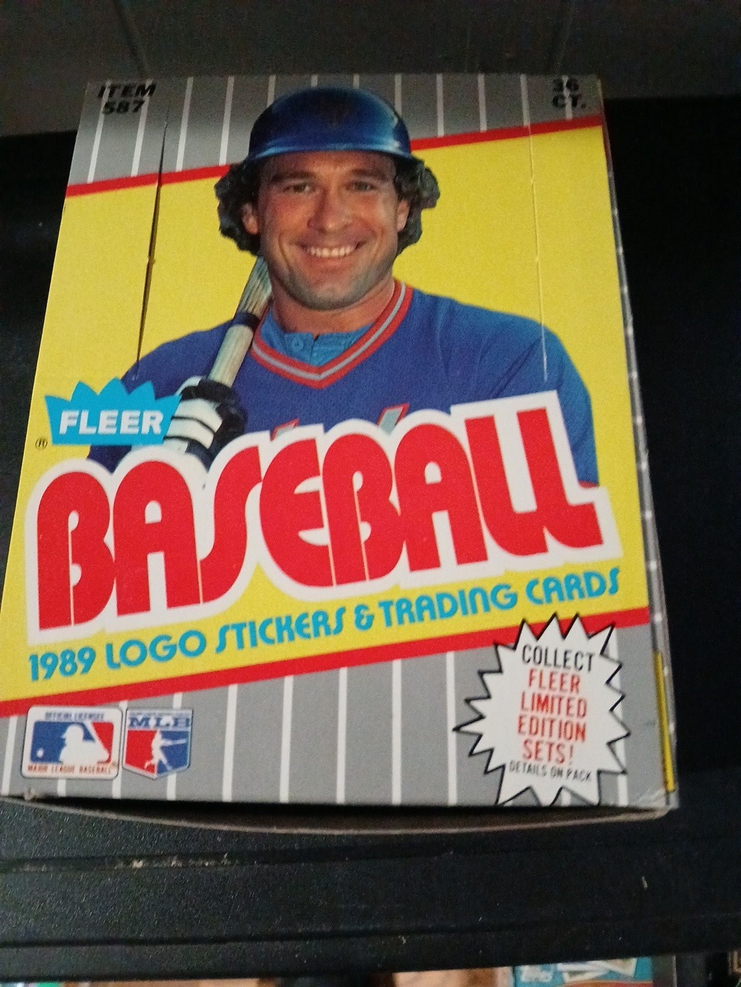 1989 Fleer Baseball  Box (36 ) Packs are factory sealed