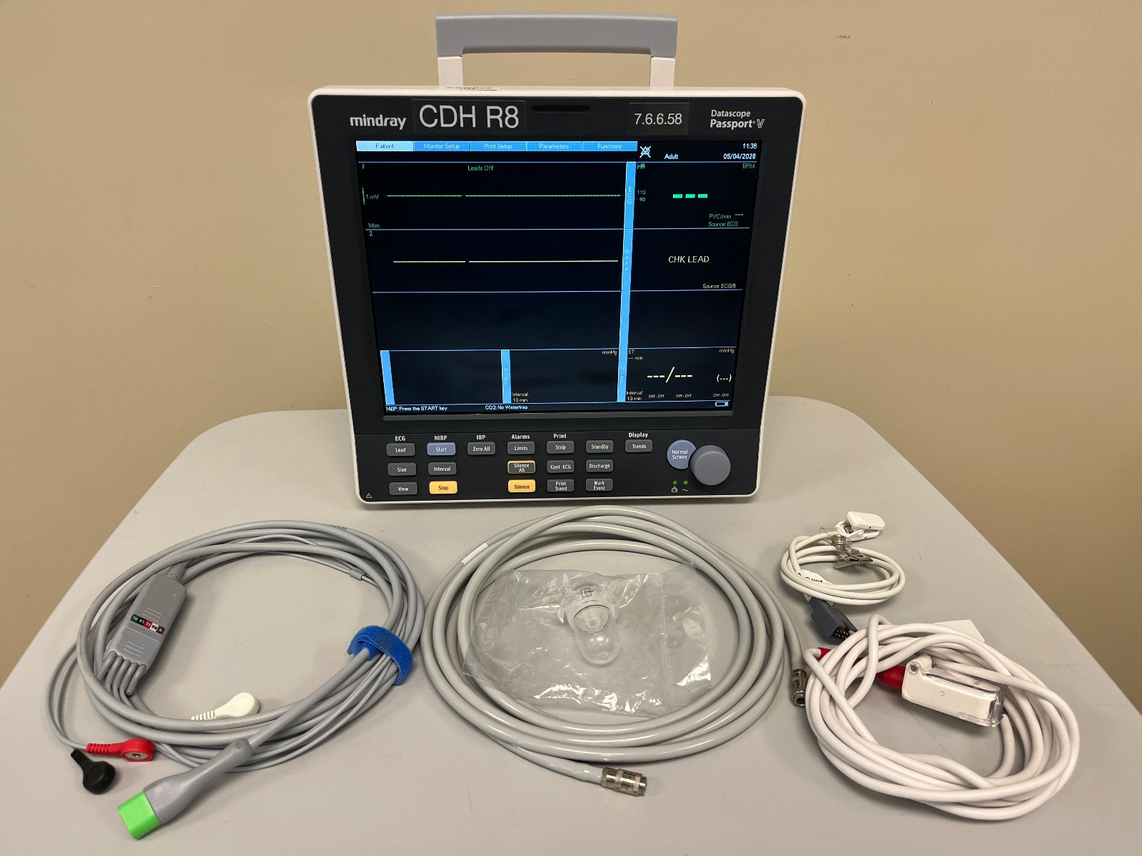Mindray Datascope Passport V Monitor w/EKG Leads,NIBP Hose, Fingertip Sensors