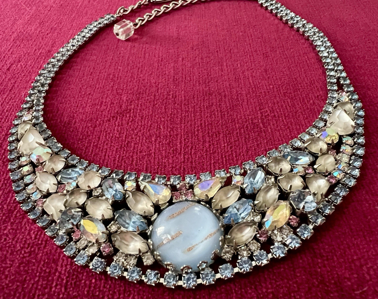 FABULOUS VINTAGE SIGNED HOBE EXQUISITE COLORFUL RHINESTONE BIB NECKLACE
