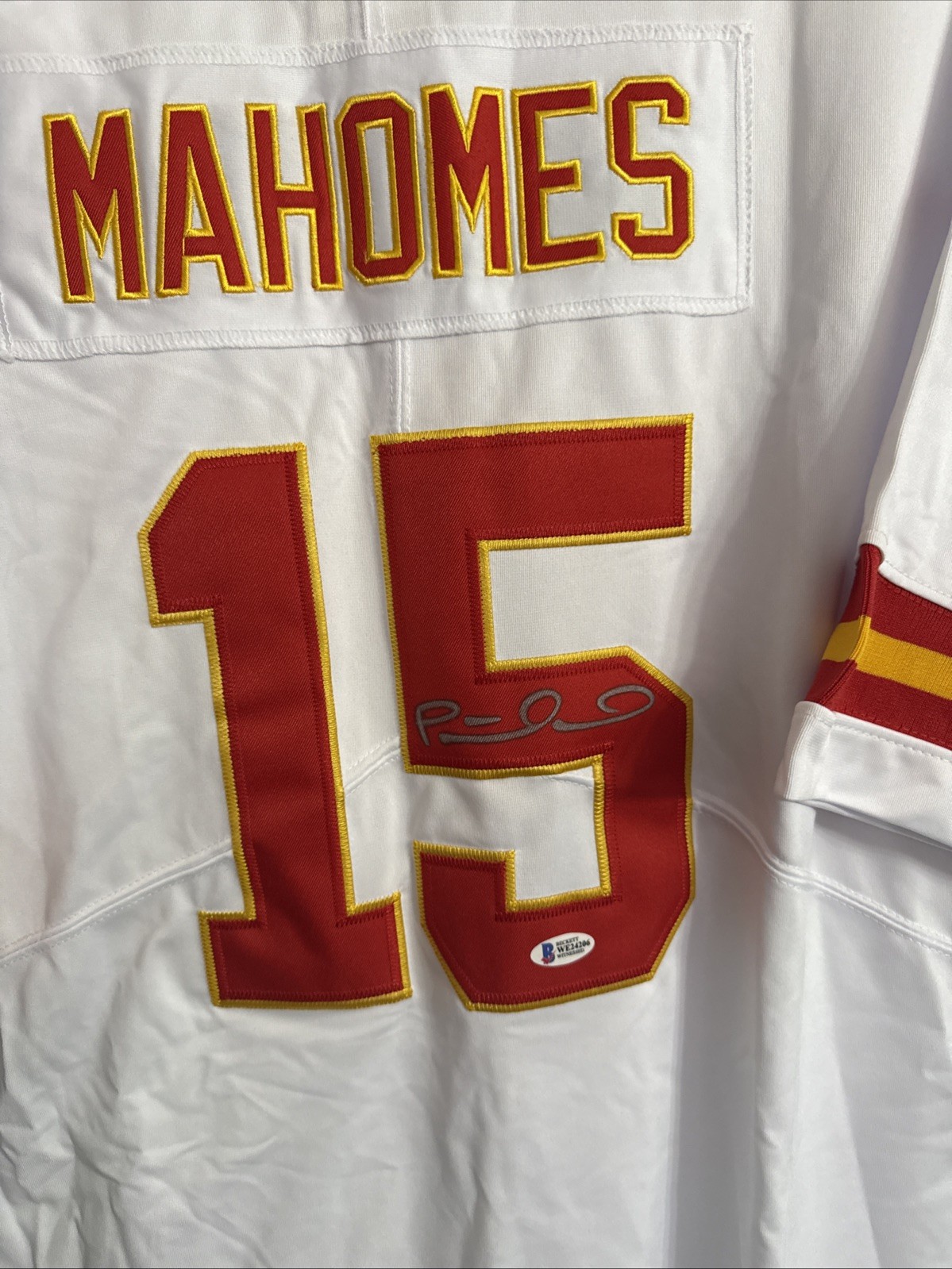 Patrick Mahomes Signed Autograph Kansas City Chiefs L Jersey Beckett Witnessed