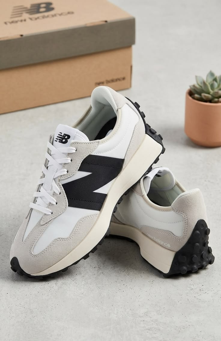 [SALE] Women's NewBalance 327 Sneakers, Sea Salt/White/Black - AUTH, NEW TAG