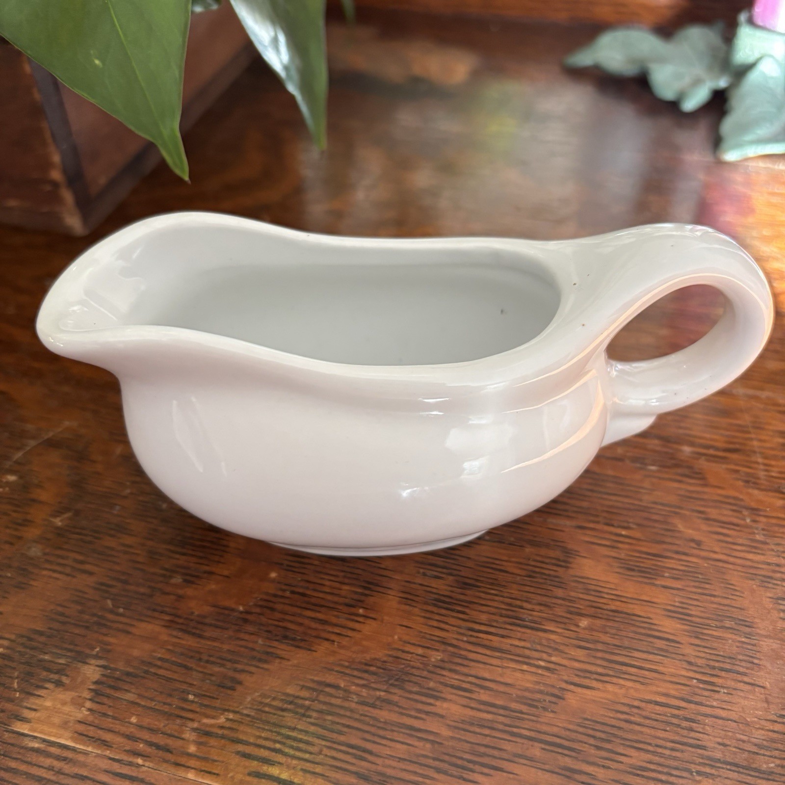Vintage Pier 1 White Ceramic Stoneware Gravy Boat Sauce Salsa Dish Container VTG Vintage Pier 1 White Ceramic Stoneware Gravy Boat Sauce Salsa Dish Container VTG