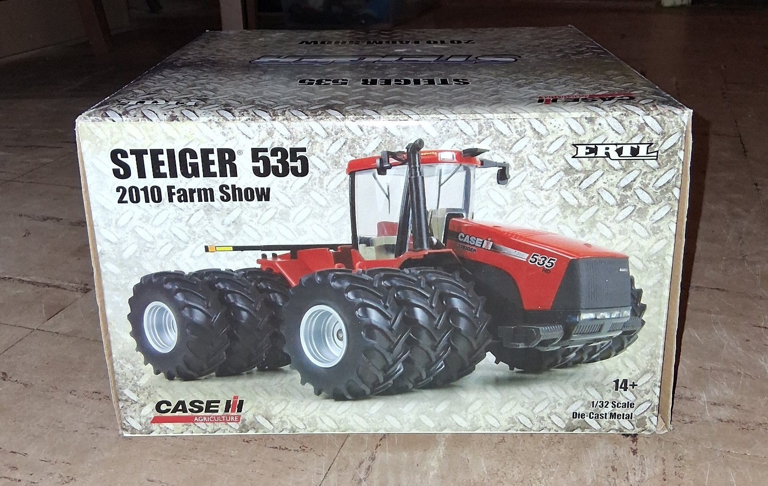Ertl Case IH Steiger 535 2010 Farm Show 1:32 Diecast Metal Tractor