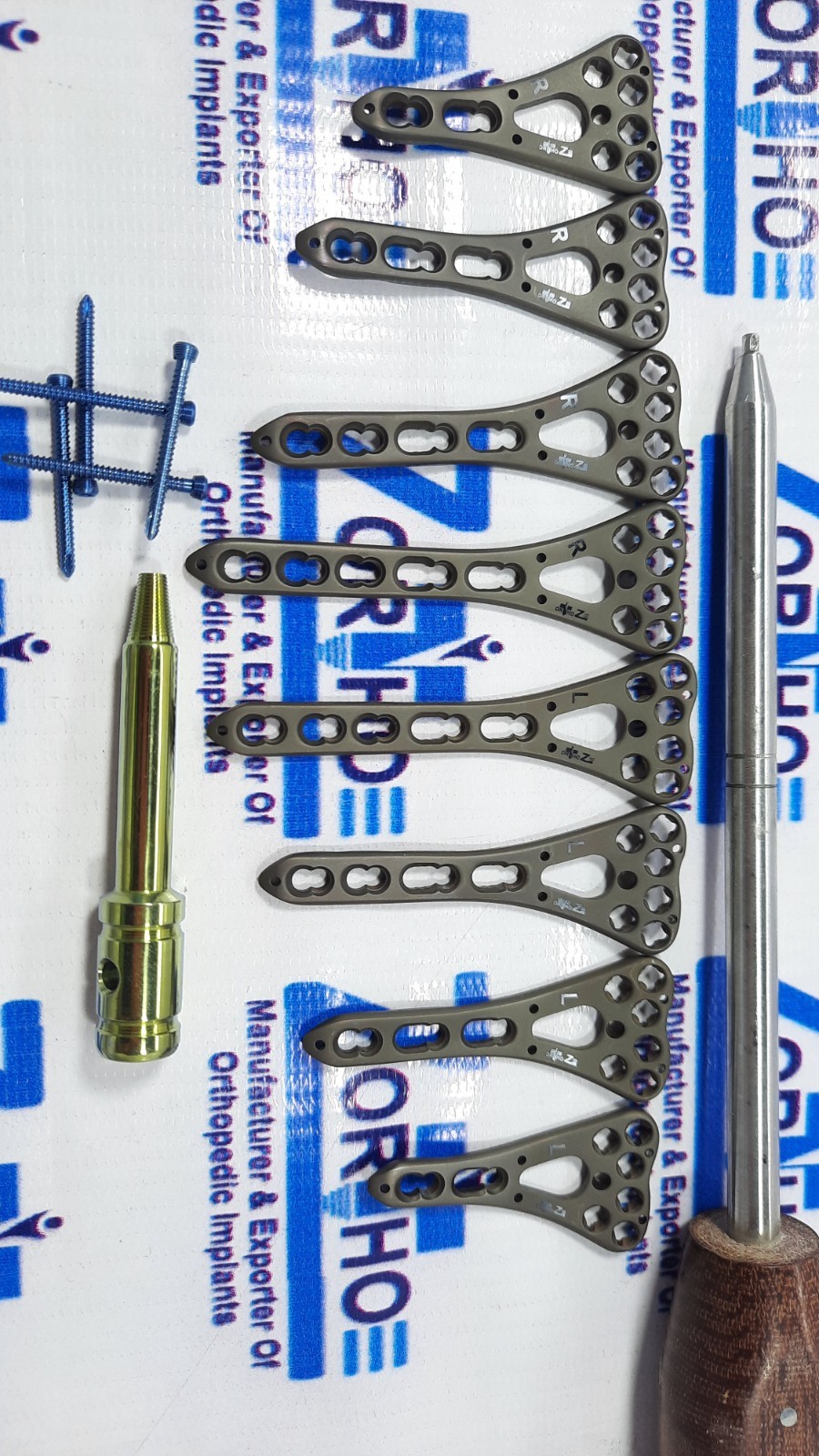 Locking Variable Angle Distäl Rädius Volär plate 3-5 holes L &R & screw 61 pc TT