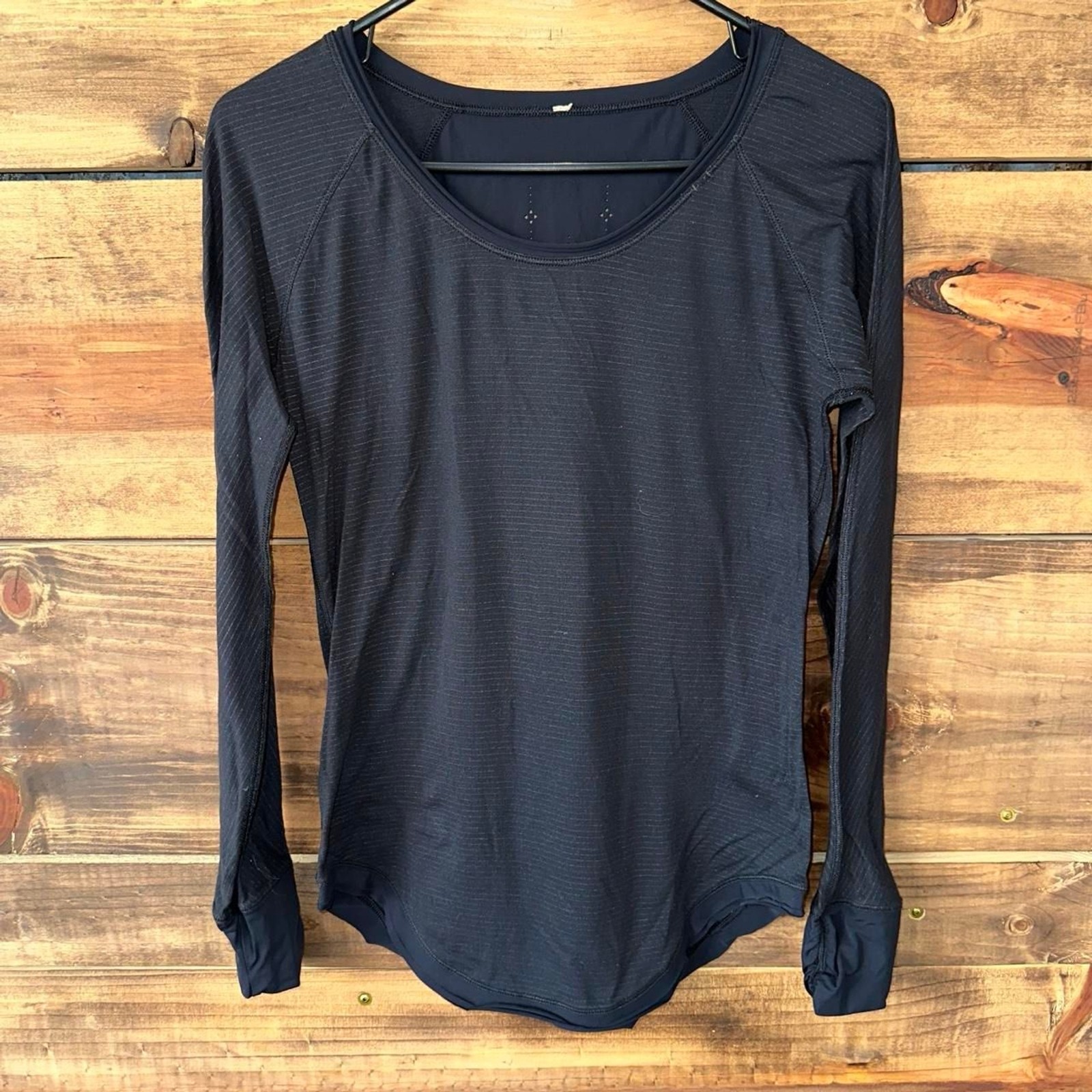Lululemon Women\'s Black and Navy Shirt