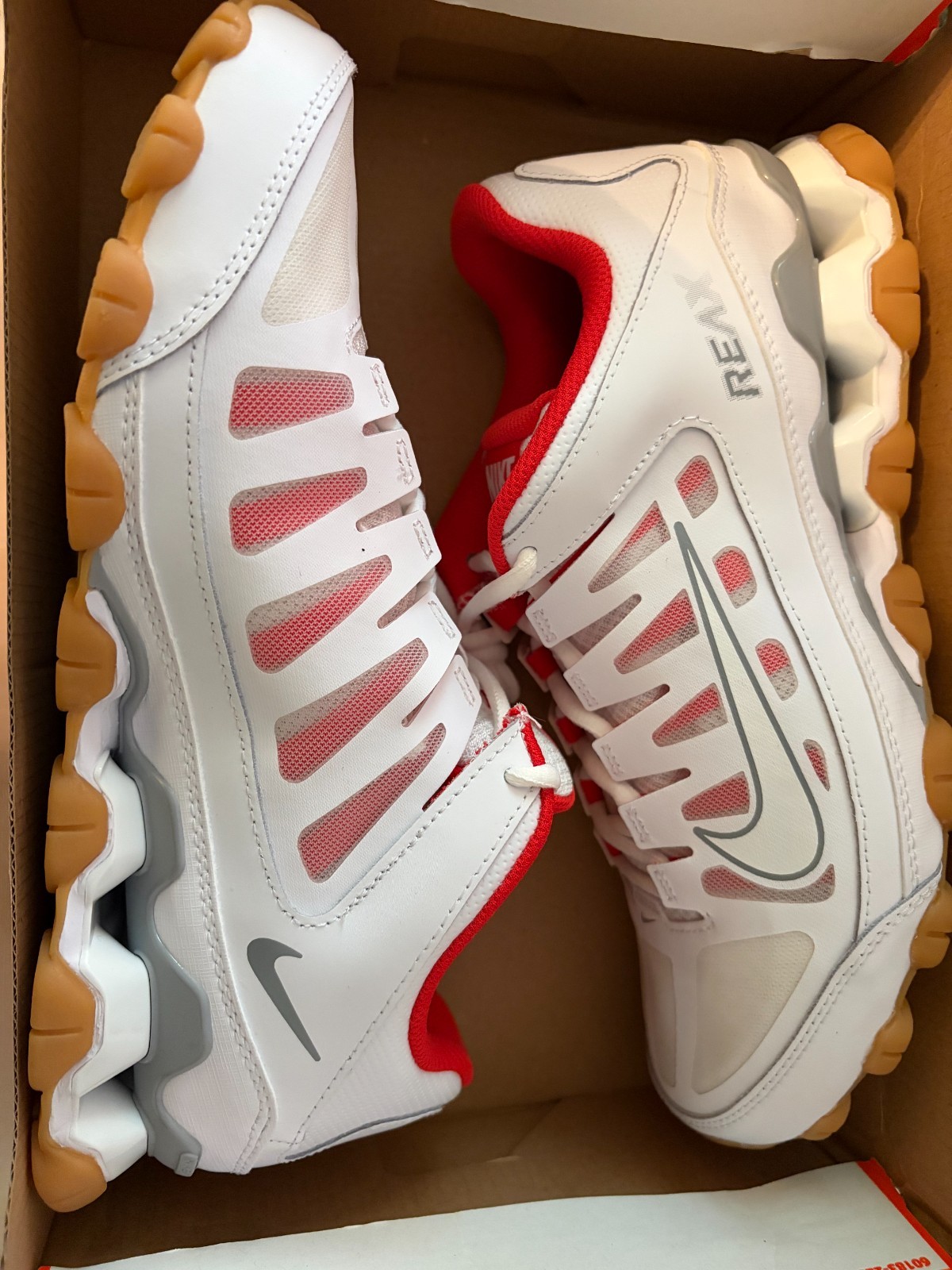 Brand new Size 9 Men- Nike Reax 8 TR Mesh White/Wolf Grey/Red