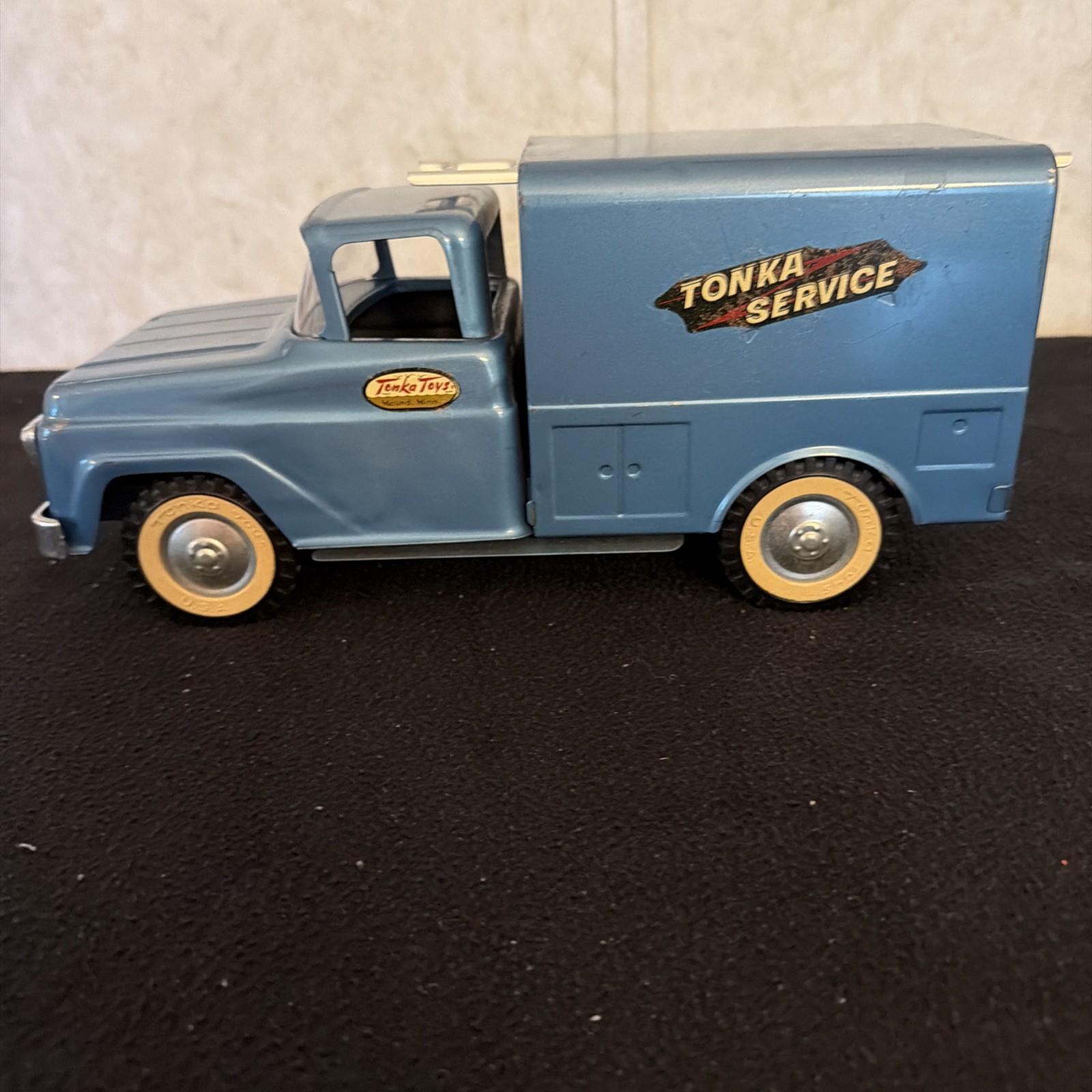 VINTAGE 1959 TONKA SERVICE TRUCK and LADDER VINTAGE 1959 TONKA SERVICE TRUCK and LADDER
