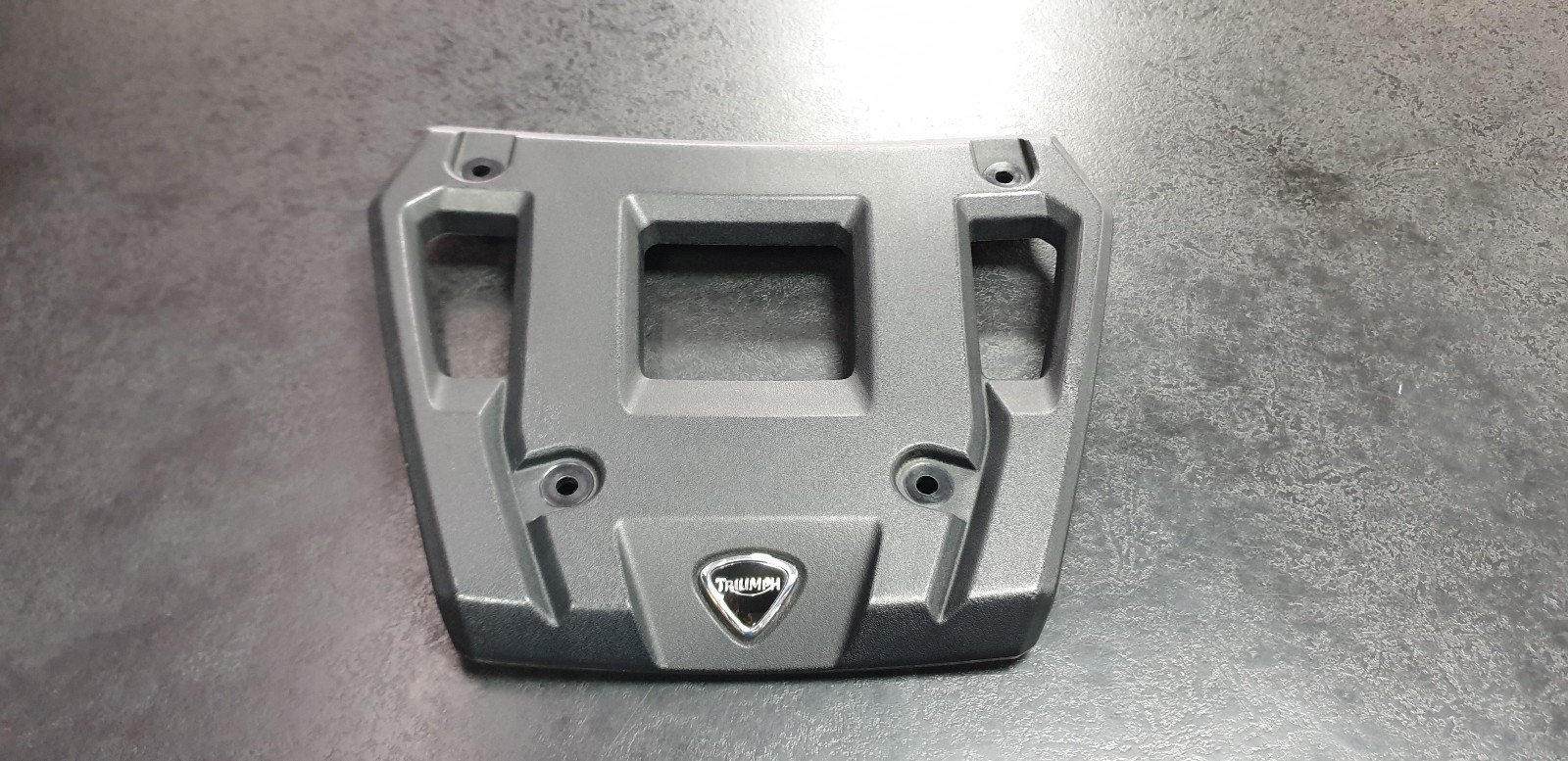 GENUINE TRIUMPH RACK COVER AND BADGE TIGER EXPLORER XC XCX GENUINE TRIUMPH RACK COVER AND BADGE TIGER EXPLORER XC XCX