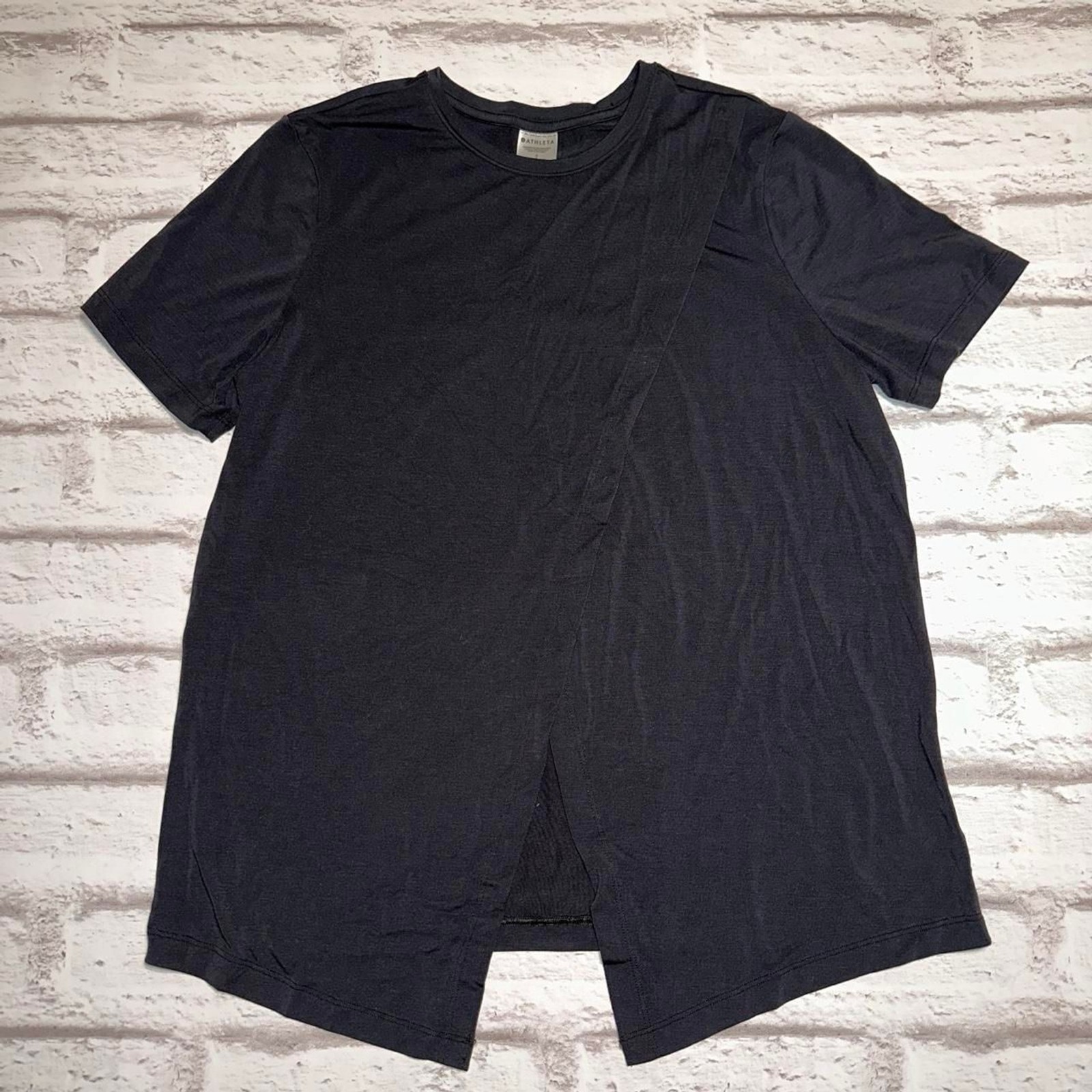 Athleta gym shirt Athleta gym shirt