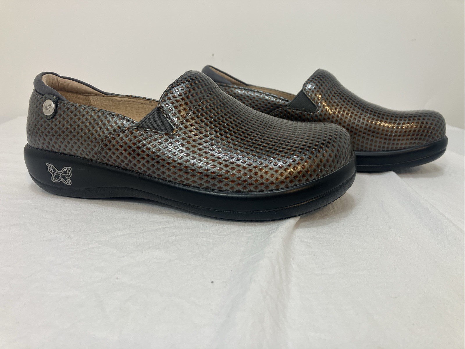 Alegria Keli 143 Women EU 38- US 8/8.5 Geometric bronze Pattern Leather Clogs