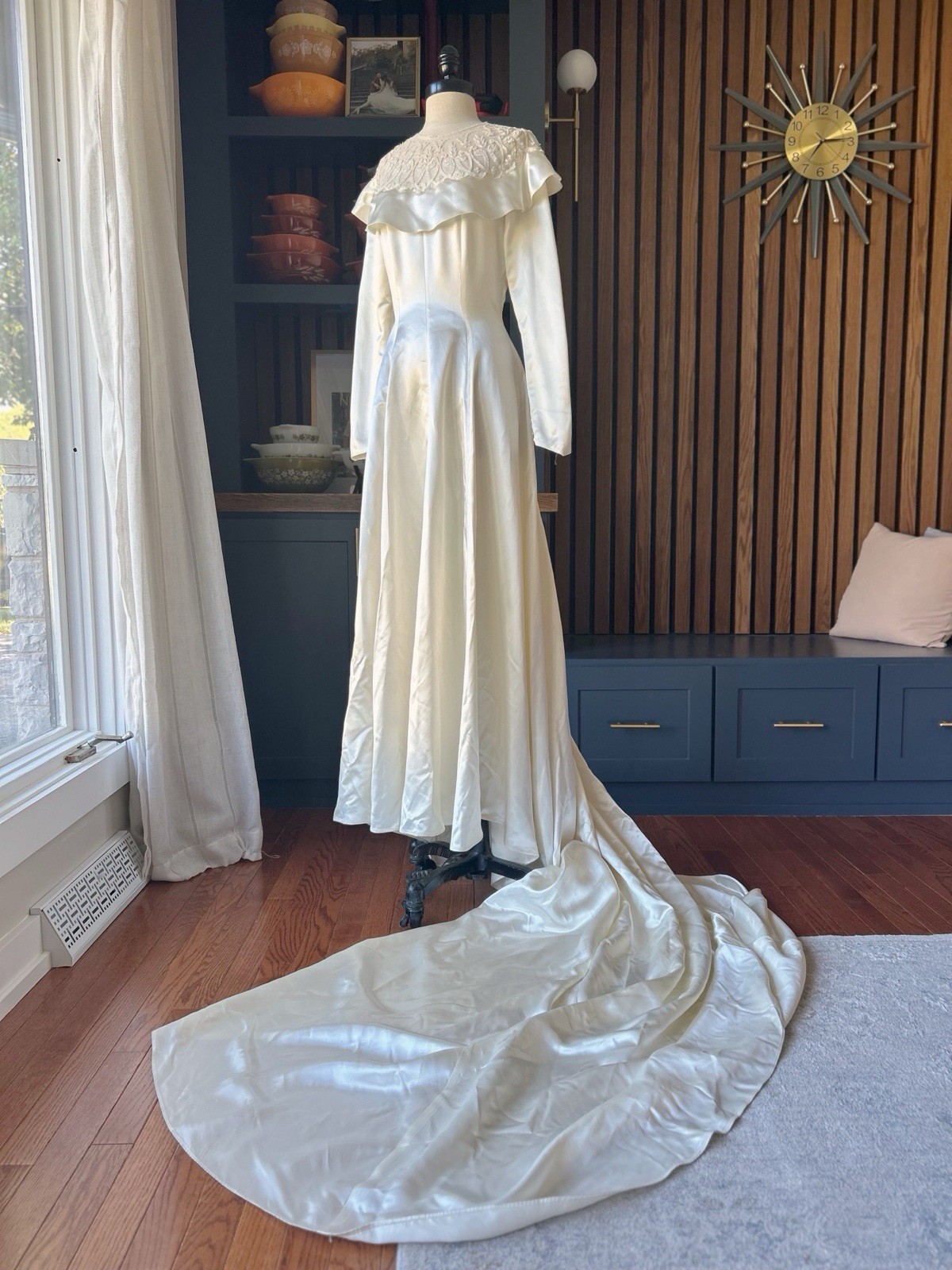 Vintage 1940s/50s Liquid Satin Wedding Gown Cathedral Train Elegant 