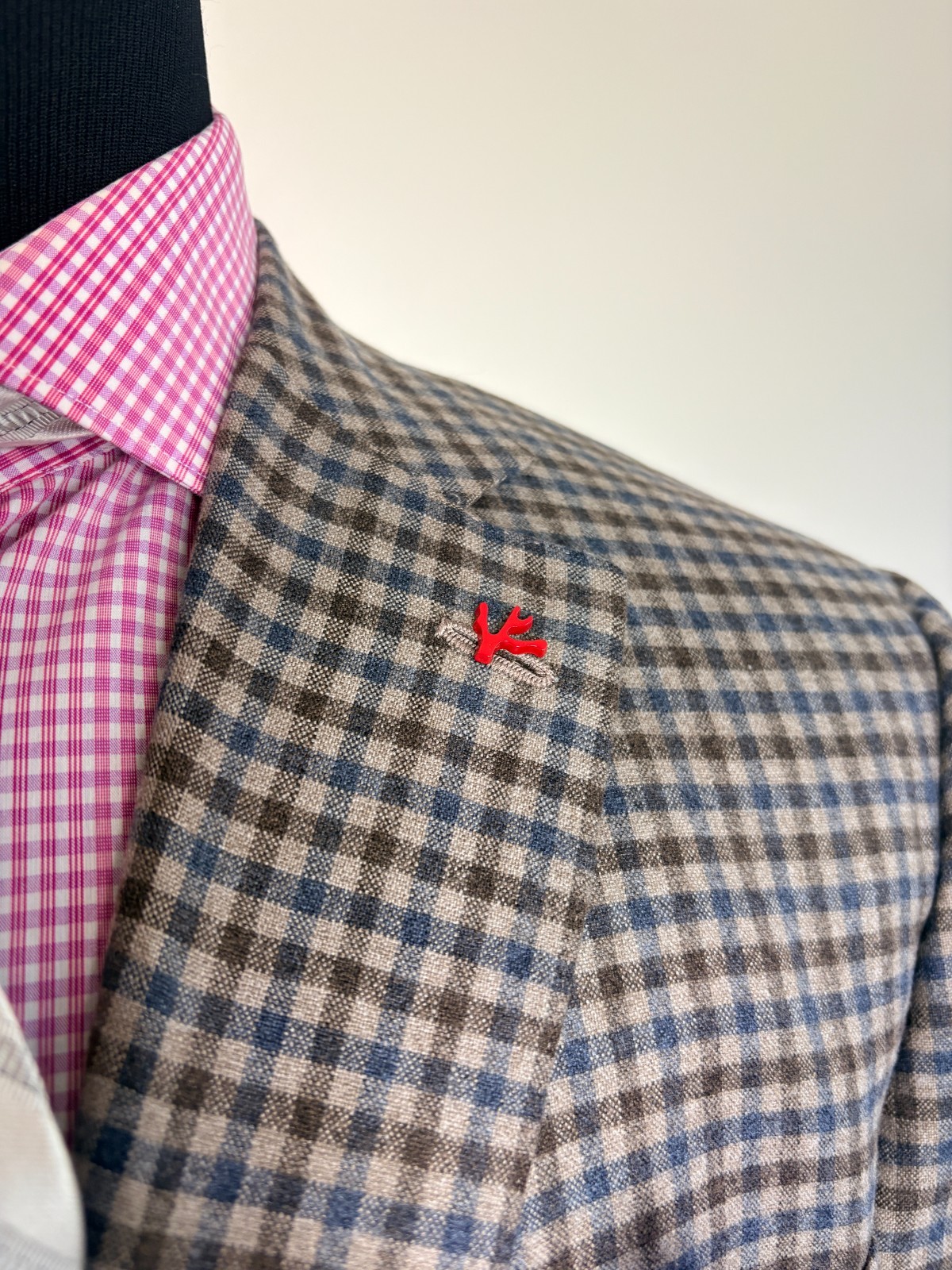 $5195.00 ISAIA ***Cashmere & Silk*** Sport Jacket w/ Coral Lapel Pin 46 R e56 $5195.00 ISAIA ***Cashmere & Silk*** Sport Jacket w/ Coral Lapel Pin 46 R e56