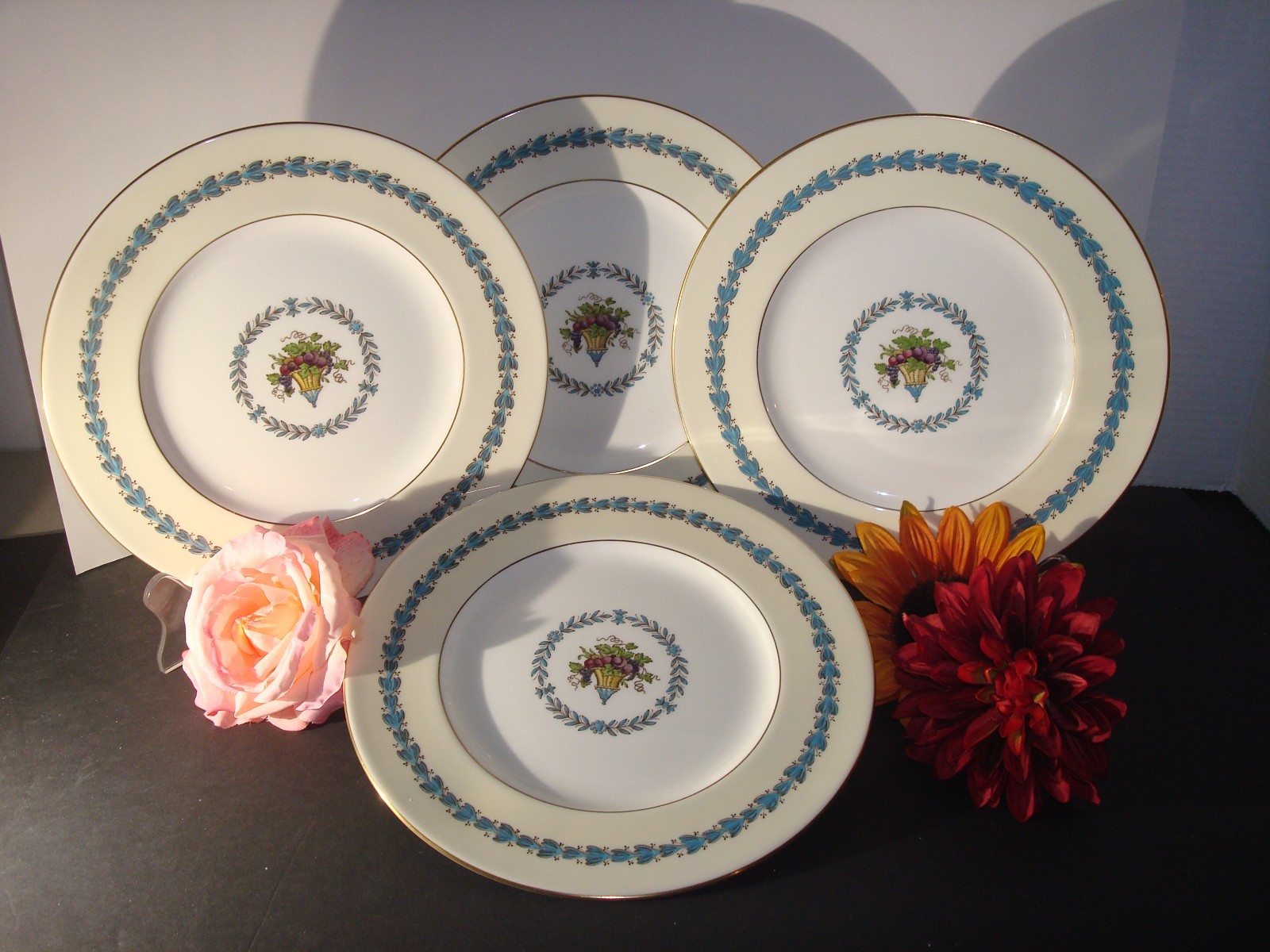 WEDGWOOD APPLEDORE SET of (4) DINNER PLATES 10 1/2\