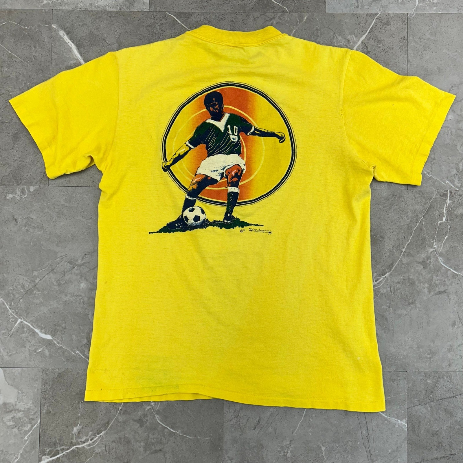 70s Vintage Pele Graphic Tee Mens Medium Distressed Soccer Brazil Santos Shirt 70s Vintage Pele Graphic Tee Mens Medium Distressed Soccer Brazil Santos Shirt