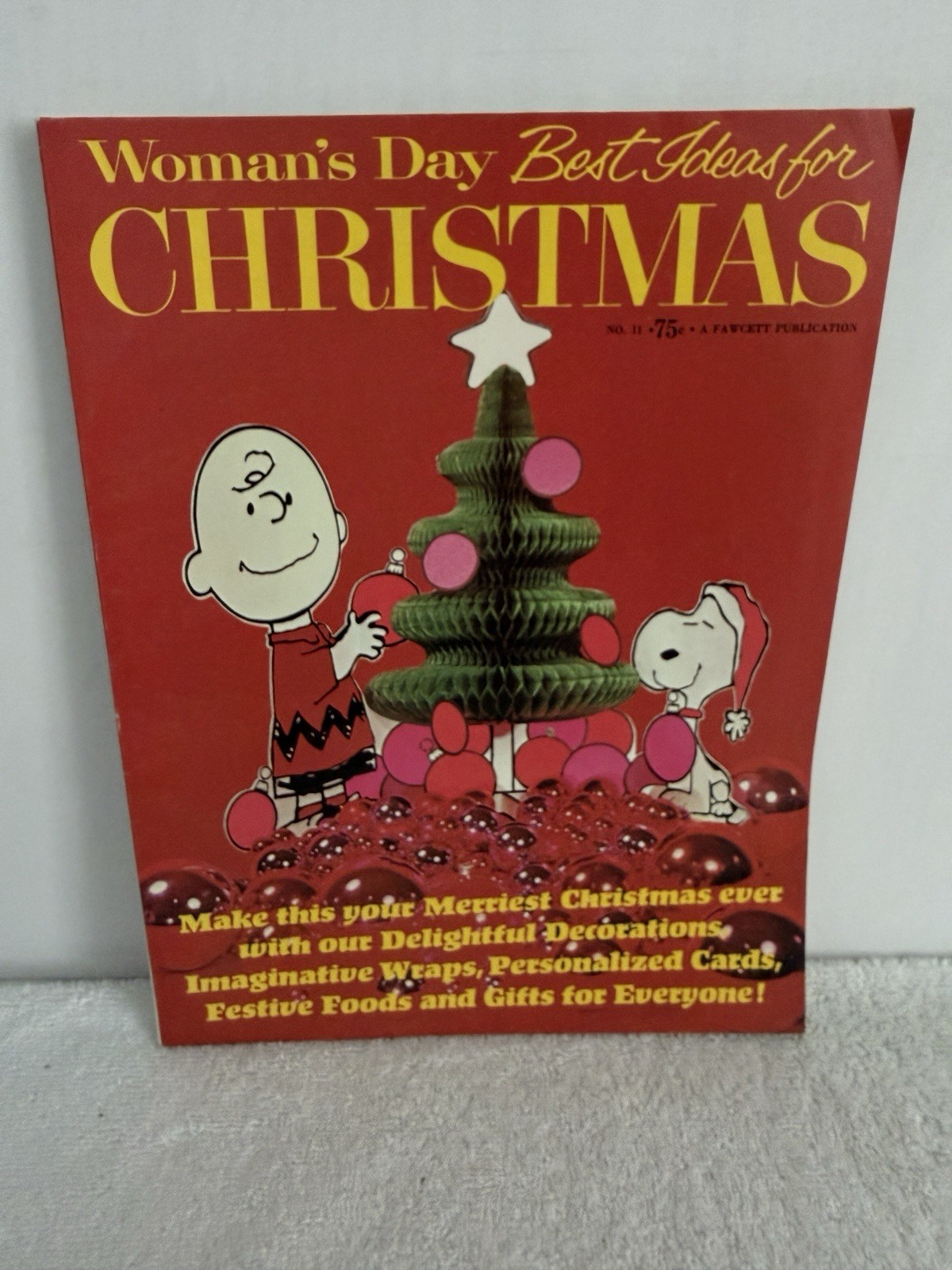 Woman\'s Day Magazine Best Ideas for Christmas 1969 CHARLIE BROWN SNOOPY Peanuts Woman\'s Day Magazine Best Ideas for Christmas 1969 CHARLIE BROWN SNOOPY Peanuts