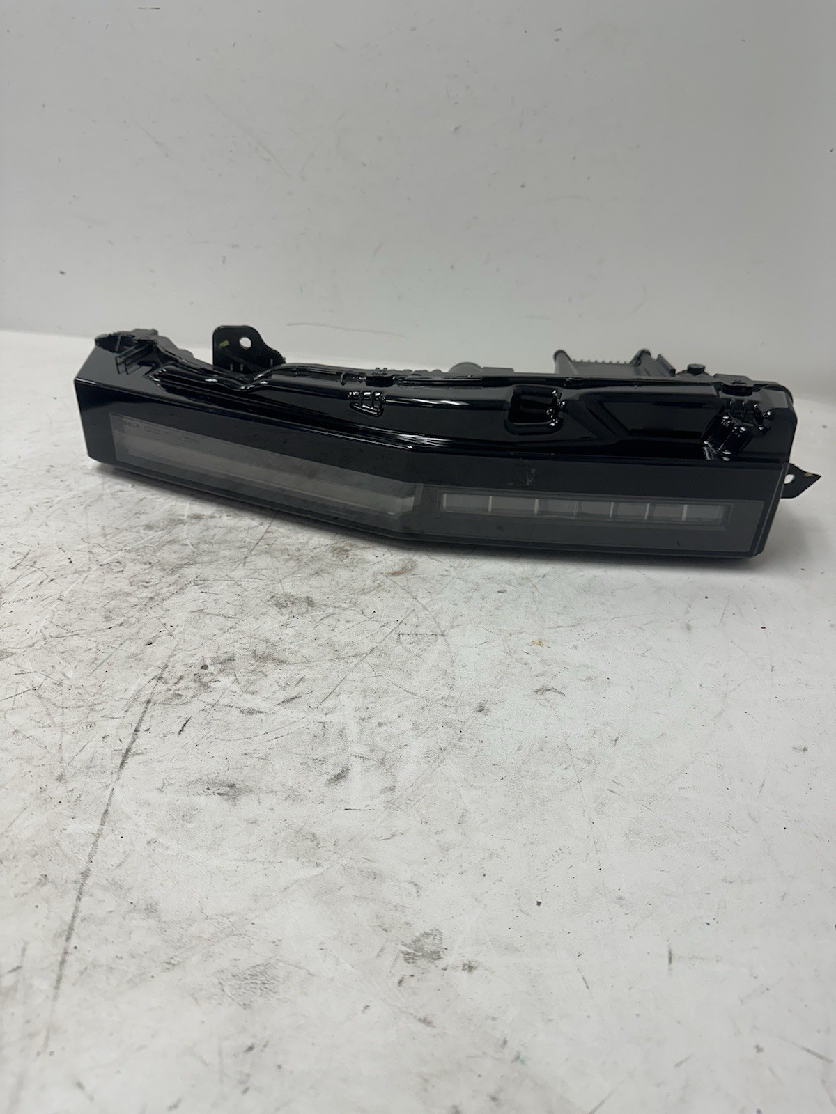 2024-2026 Tesla Cybertruck Passenger Right Side LED Headlight 1806405-00-D OEM 2024-2026 Tesla Cybertruck Passenger Right Side LED Headlight 1806405-00-D OEM