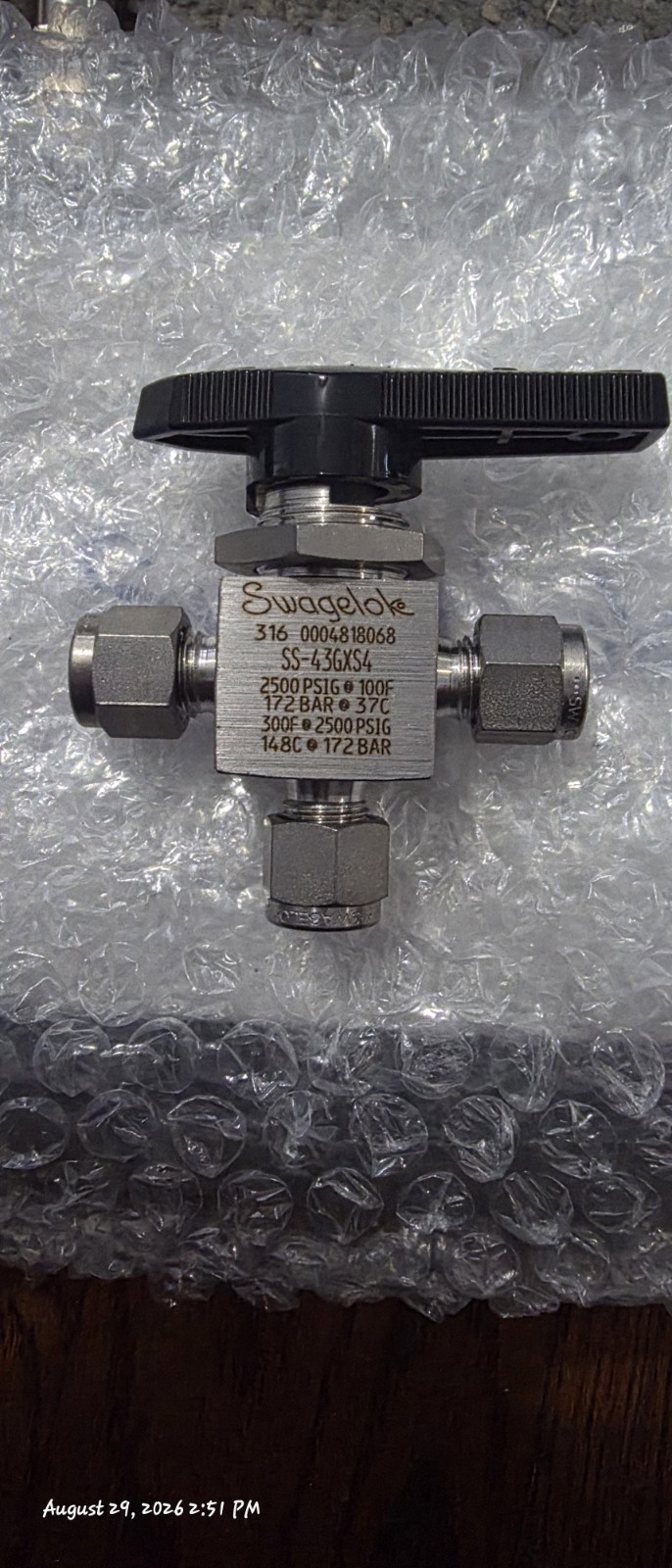 Swagelok SS-43GXS4 Stainless Steel 1-Piece 40GGG Series 3-Way Ball Valve,... Swagelok SS-43GXS4 Stainless Steel 1-Piece 40GGG Series 3-Way Ball Valve,...