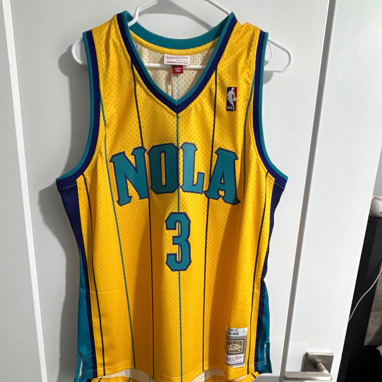 Mitchell & Ness New Orleans Hornets Chris Paul Jersey Swingman Men’s (L) NWT Mitchell & Ness New Orleans Hornets Chris Paul Jersey Swingman Men’s (L) NWT