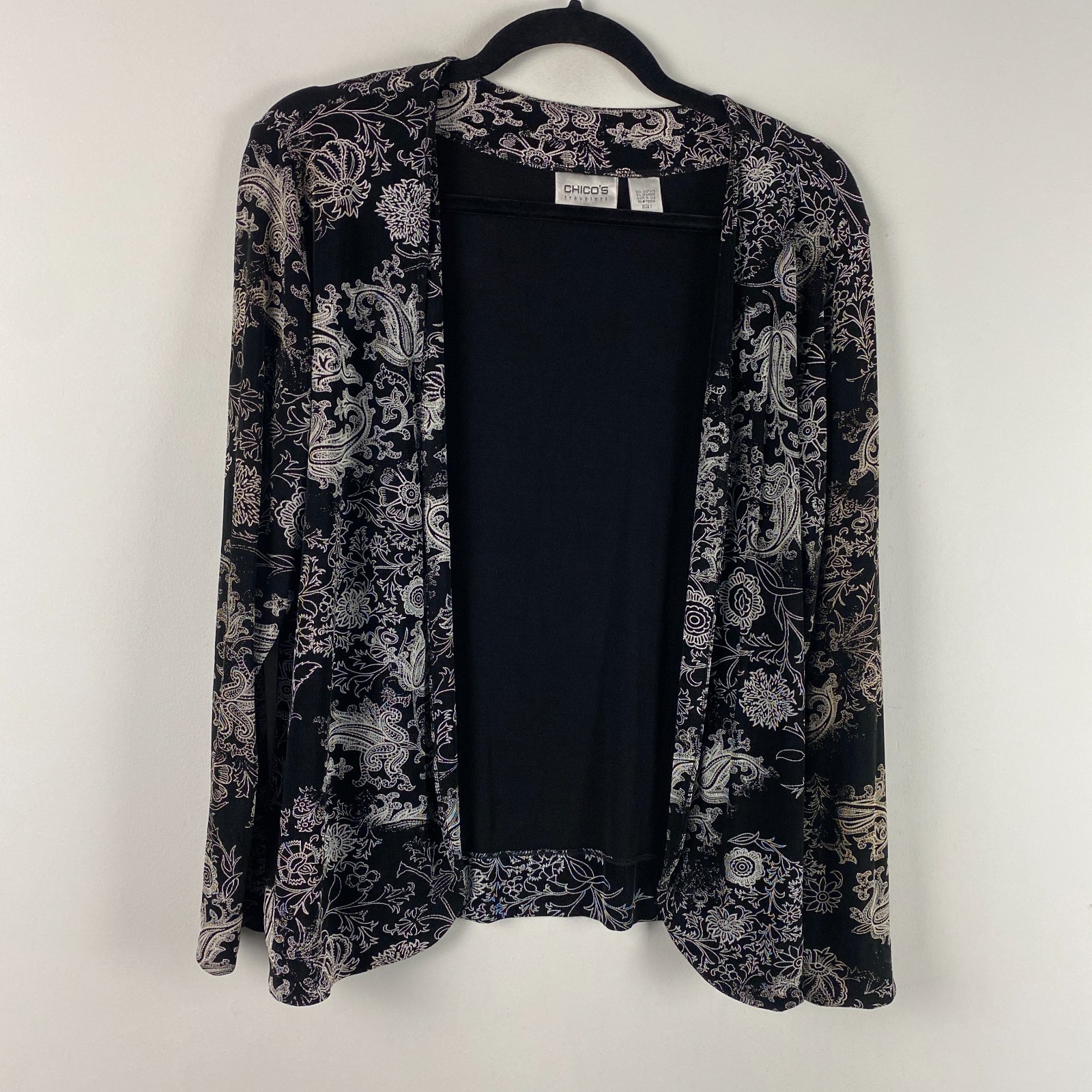 Chicos Travelers Cardigan Jacket Sz 1 US M Slinky Knit Black White Paisley Open