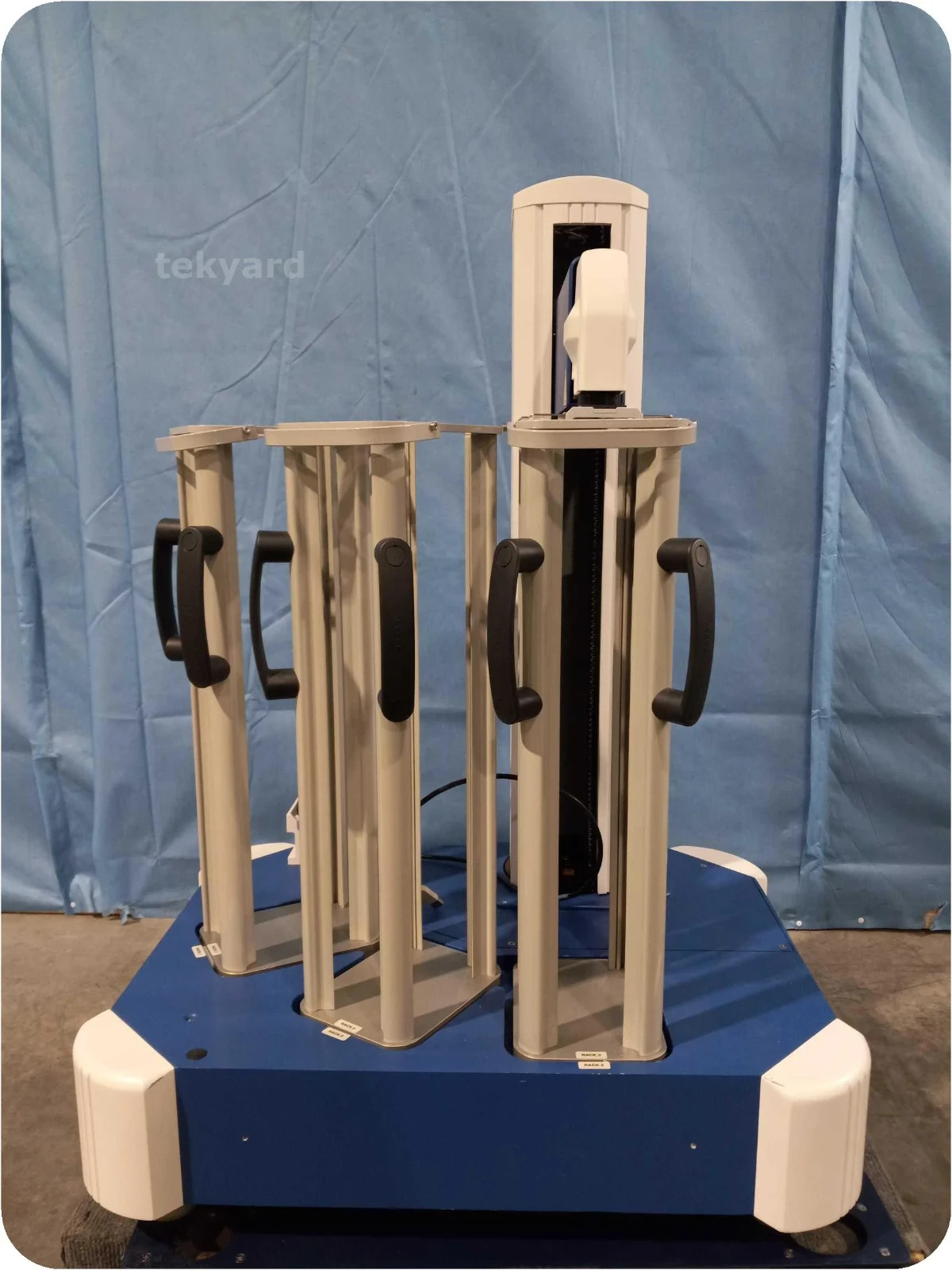 Applied Biosystems 126864/E Twister II Robot Lab Microplate Arm Stackers NICE Applied Biosystems 126864/E Twister II Robot Lab Microplate Arm Stackers NICE
