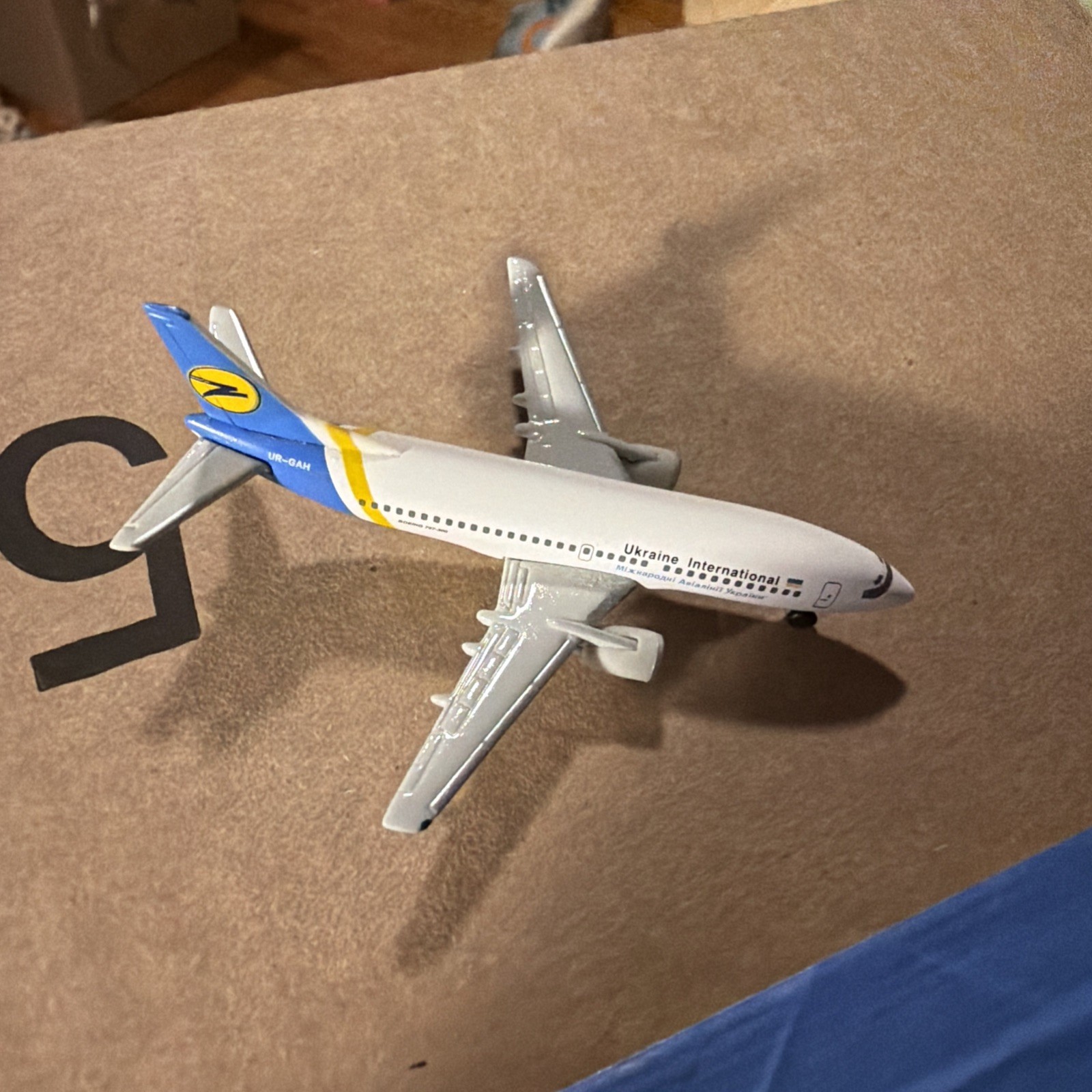 Herpa Wings UKRAINE INTERNATIONAL Boeing 737-300 1:500 no box Herpa Wings UKRAINE INTERNATIONAL Boeing 737-300 1:500 no box