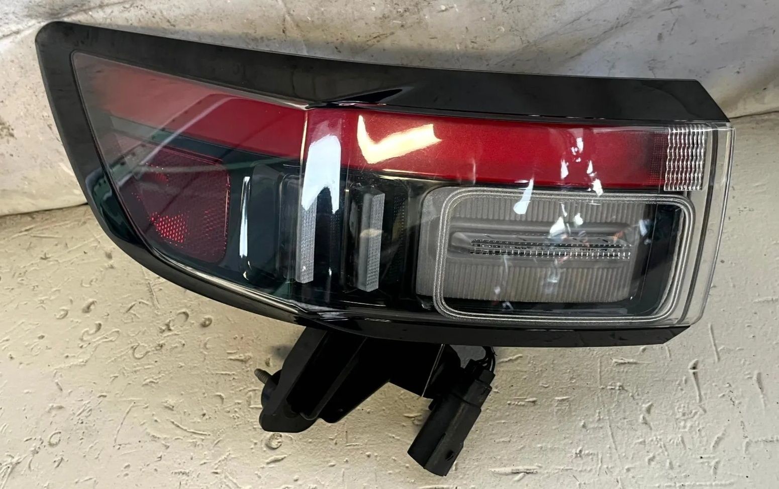 24-26 HONDA PROLOGUE REAR LEFT SIDE OUTER QUARTER PANEL TAILLIGHT LAMP # 114294