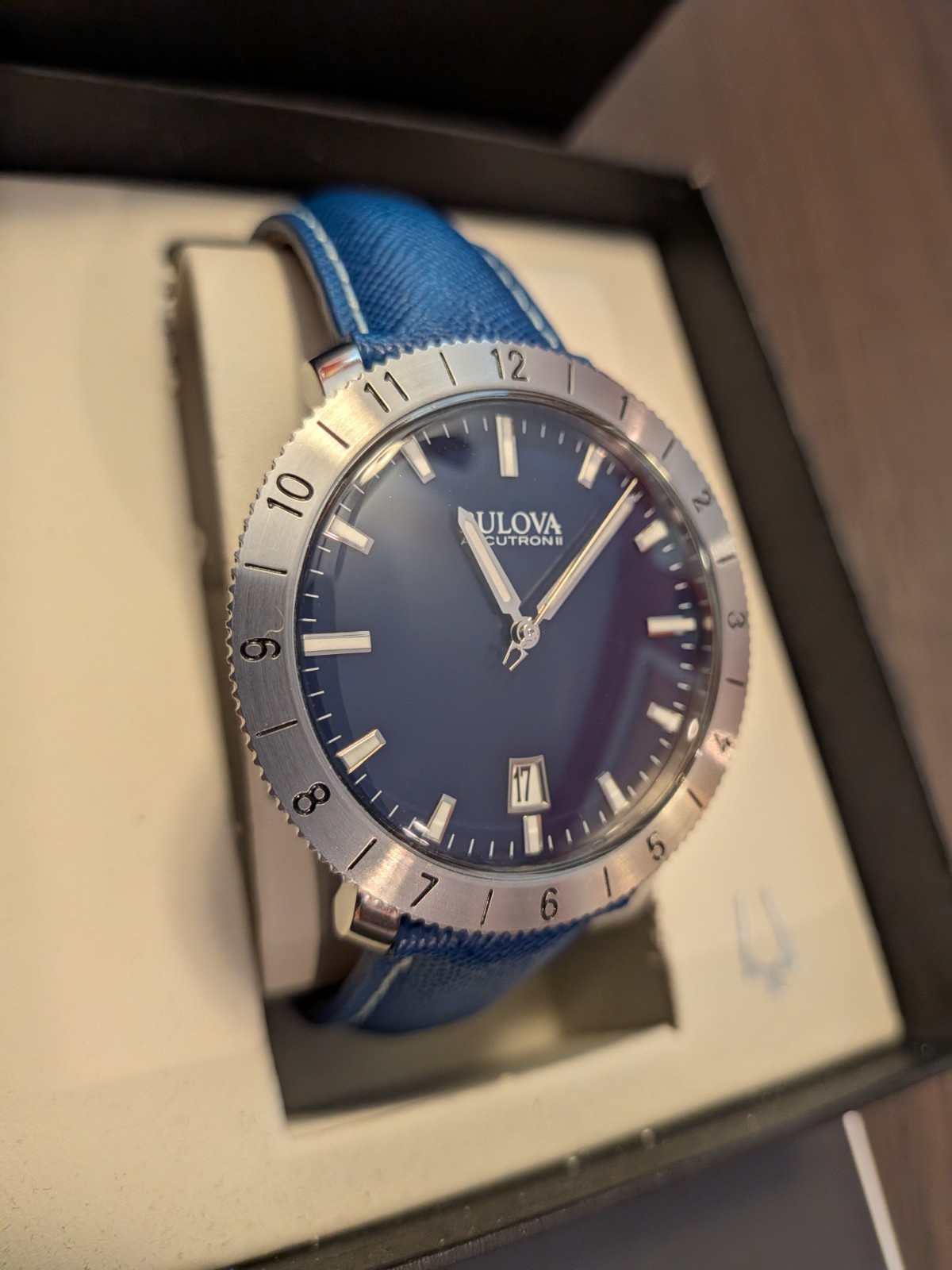 Bulova Accutron II  Moonview 96B204 Blue Precisionist Smooth Sweep Seconds