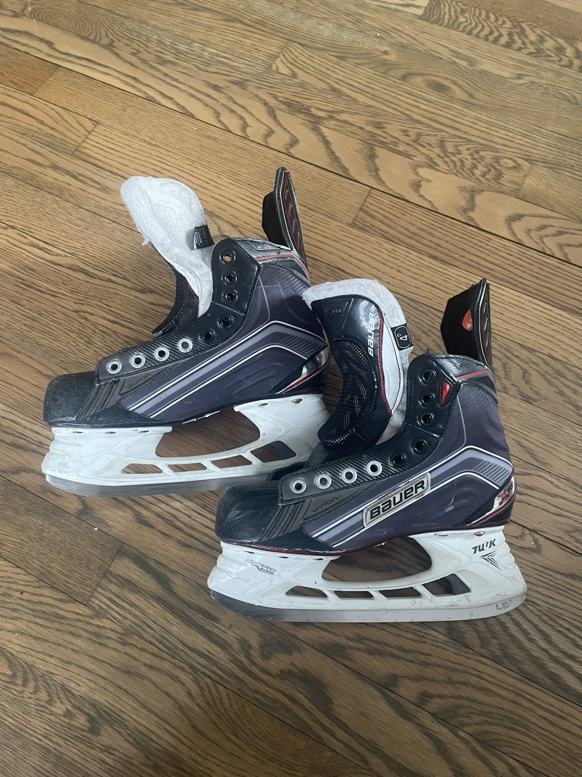 Bauer Vapor X700 Size 4d Intermediate Hockey Skates