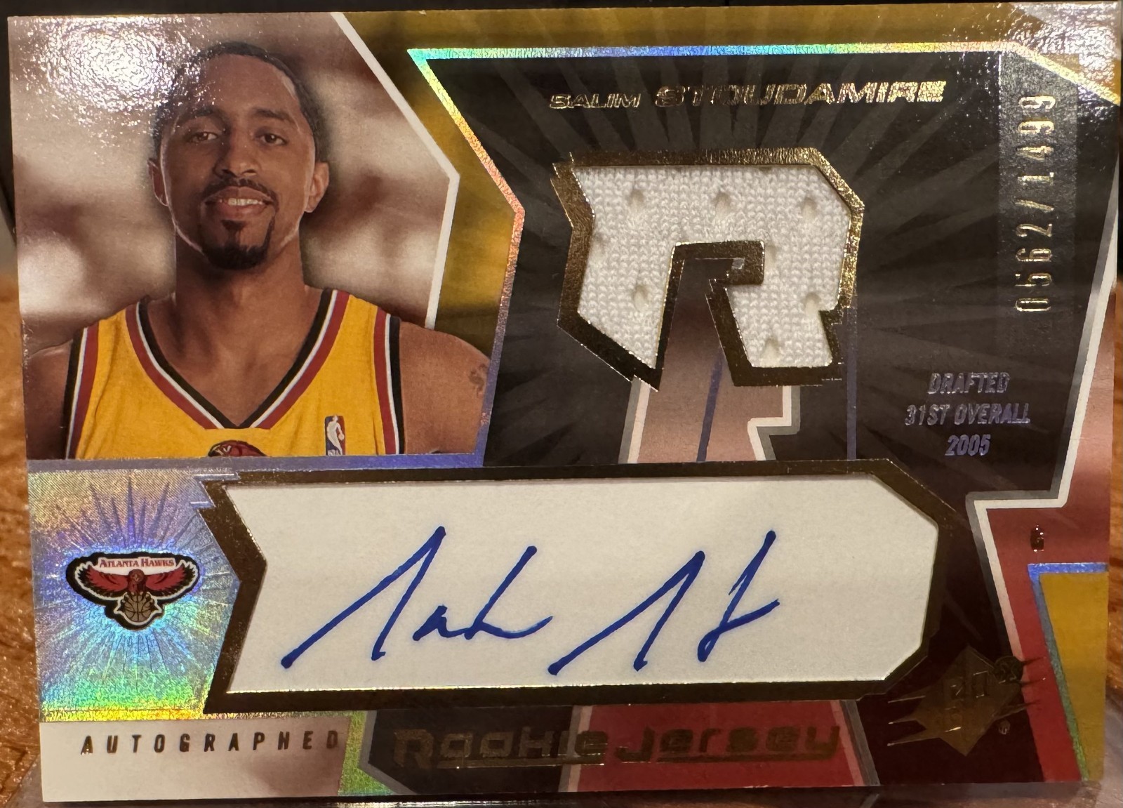 2005-06 SPx - Autographed Rookie Jersey Salim Stoudamire #121 /1499 (AU, MEM,... 2005-06 SPx - Autographed Rookie Jersey Salim Stoudamire #121 /1499 (AU, MEM,...