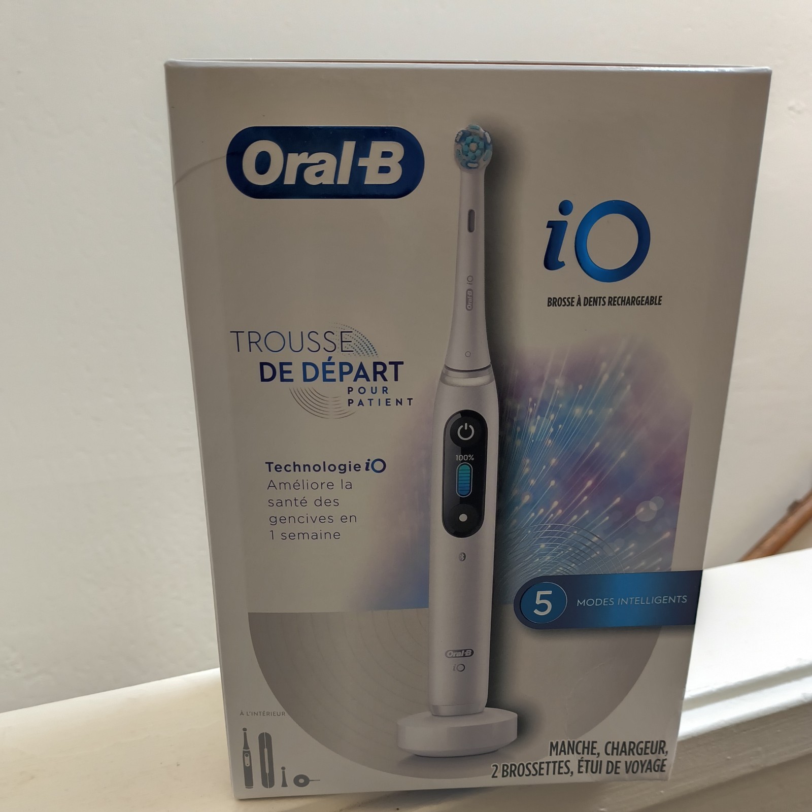 Oral-B Pro IO Starter Kit Rechargeable Toothbrush Charger 2 Brush Heads Case NIB
