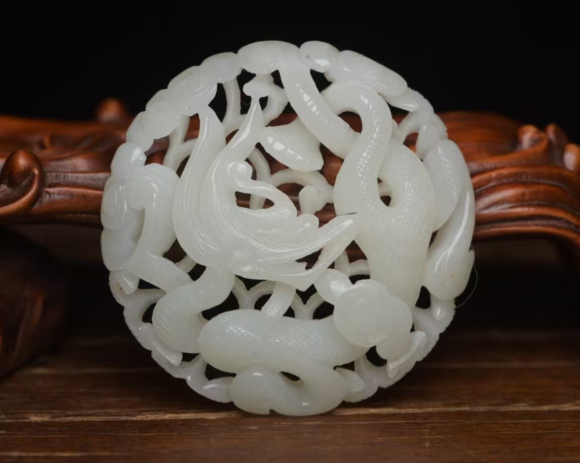 Ancient Chinese Mythical Dragon Hand-Carved Hetian Jade Amulets pendant F928 Ancient Chinese Mythical Dragon Hand-Carved Hetian Jade Amulets pendant F928