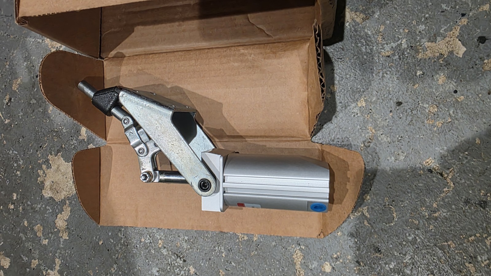 DESTACO 803 DE-STA-CO Pneumatic, toggle clamp NEW