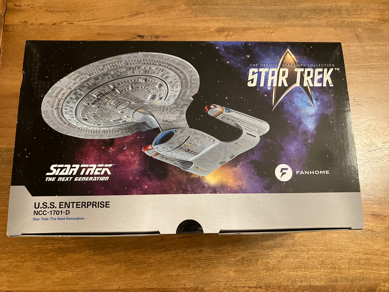 Fanhome (Like Eaglemoss) Star Trek TNG USS Enterprise 1701-D XL - New w/ Mag