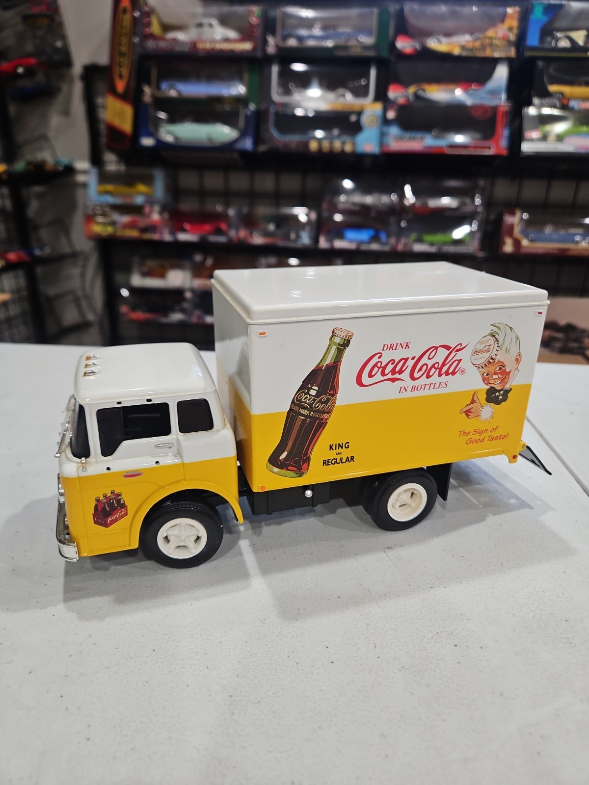 Coca-Cola (ERTL) - 1958 C-800 Delivery Truck -1:25 Scale πΊπΈ USED NICE SHAPE Coca-Cola (ERTL) - 1958 C-800 Delivery Truck -1:25 Scale πΊπΈ USED NICE SHAPE