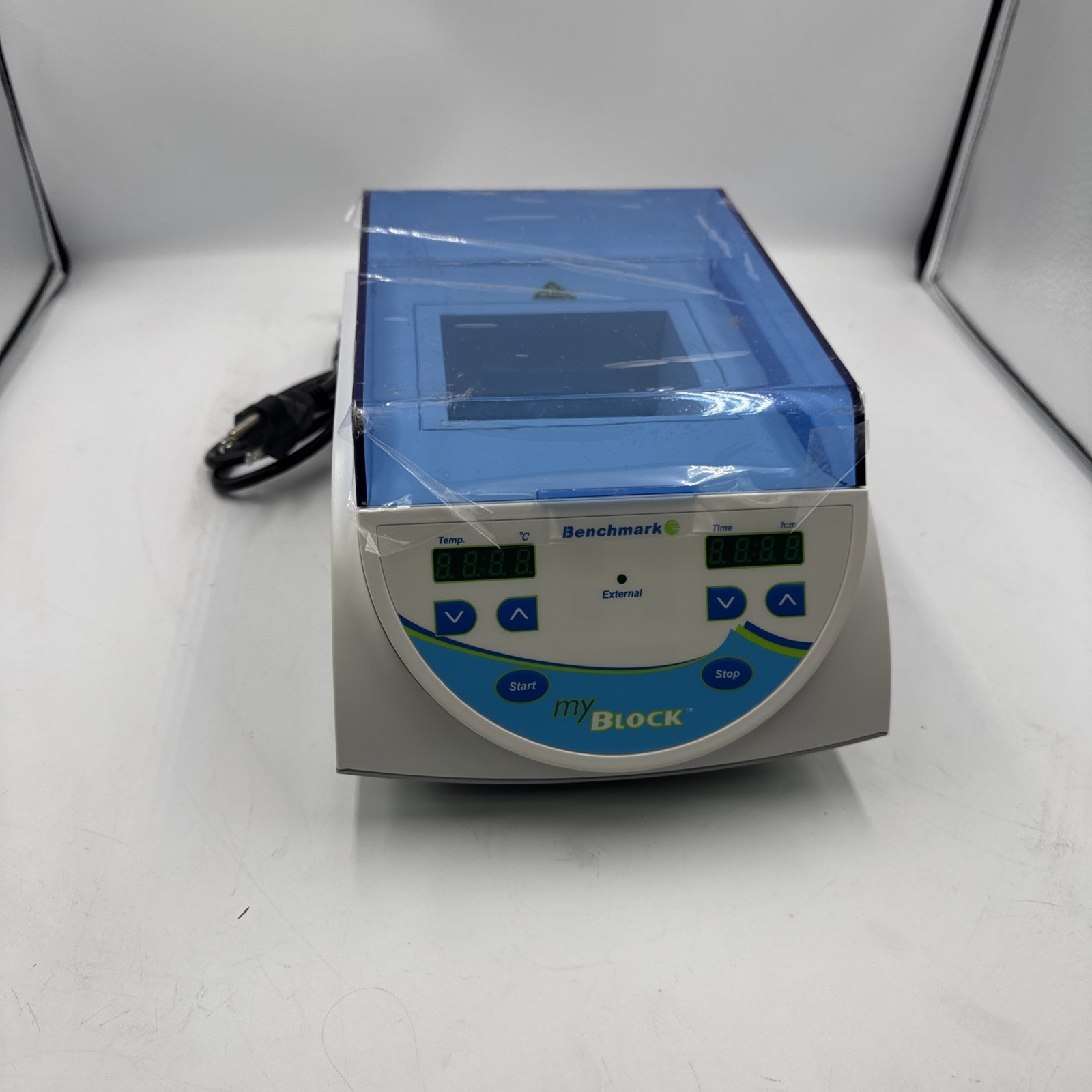 New Benchmark Scientific BSH5001 Dry Bath Incubator