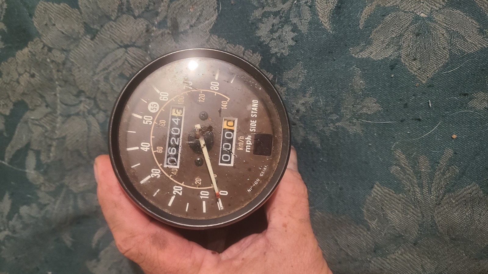 OEM SUZUKI 1980-81 GS450L GS550 L GS650L SPEEDOMETER ASSY 34210-45230 Used OEM SUZUKI 1980-81 GS450L GS550 L GS650L SPEEDOMETER ASSY 34210-45230 Used