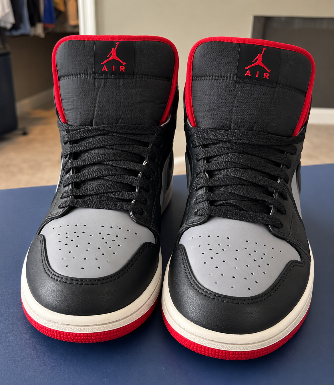 Nike Air Jordan 1 Retro High OG Black/Red/Grey Sneakers