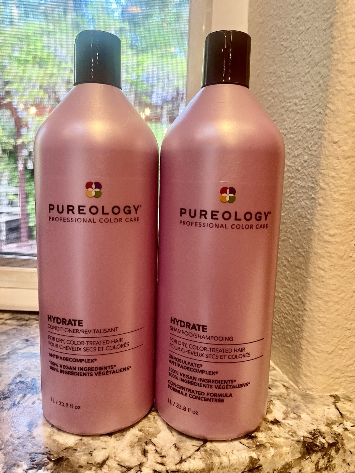 New, Sealed Pureology Hydrate 33.8 Oz. Shampoo & 33.8 Oz Conditioner Duo New, Sealed Pureology Hydrate 33.8 Oz. Shampoo & 33.8 Oz Conditioner Duo