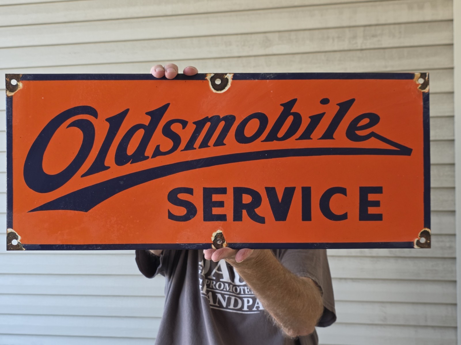 LARGE VINTAGE OLDSMOBILE SERVICE PORCELAIN SIGN NICE COLORS 24 LARGE VINTAGE OLDSMOBILE SERVICE PORCELAIN SIGN NICE COLORS 24