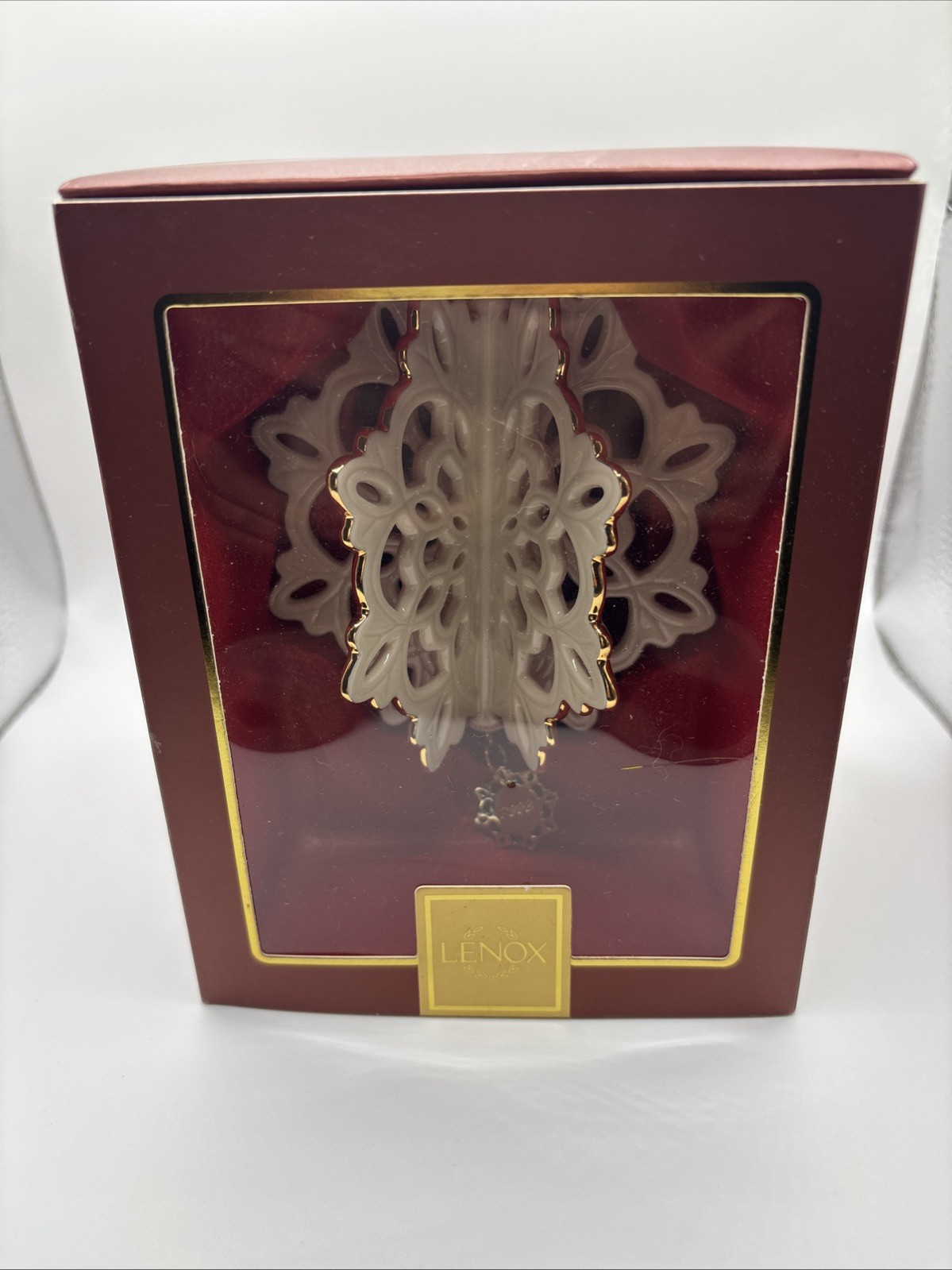 Lenox China 2008 FROSTED Fantasy Snowflake 3D Annual Xmas Tree Ornament New