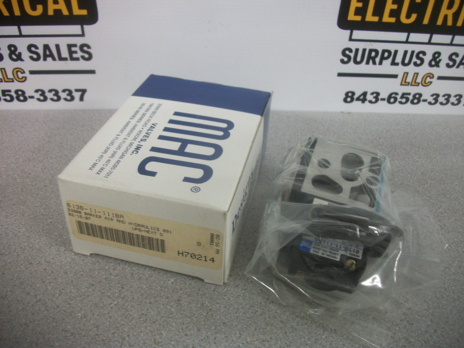 MAC 3-WAY 2-POS PNEUMATIC SOLENOID VALVE 613B-11-111BA 120VCOIL NIB