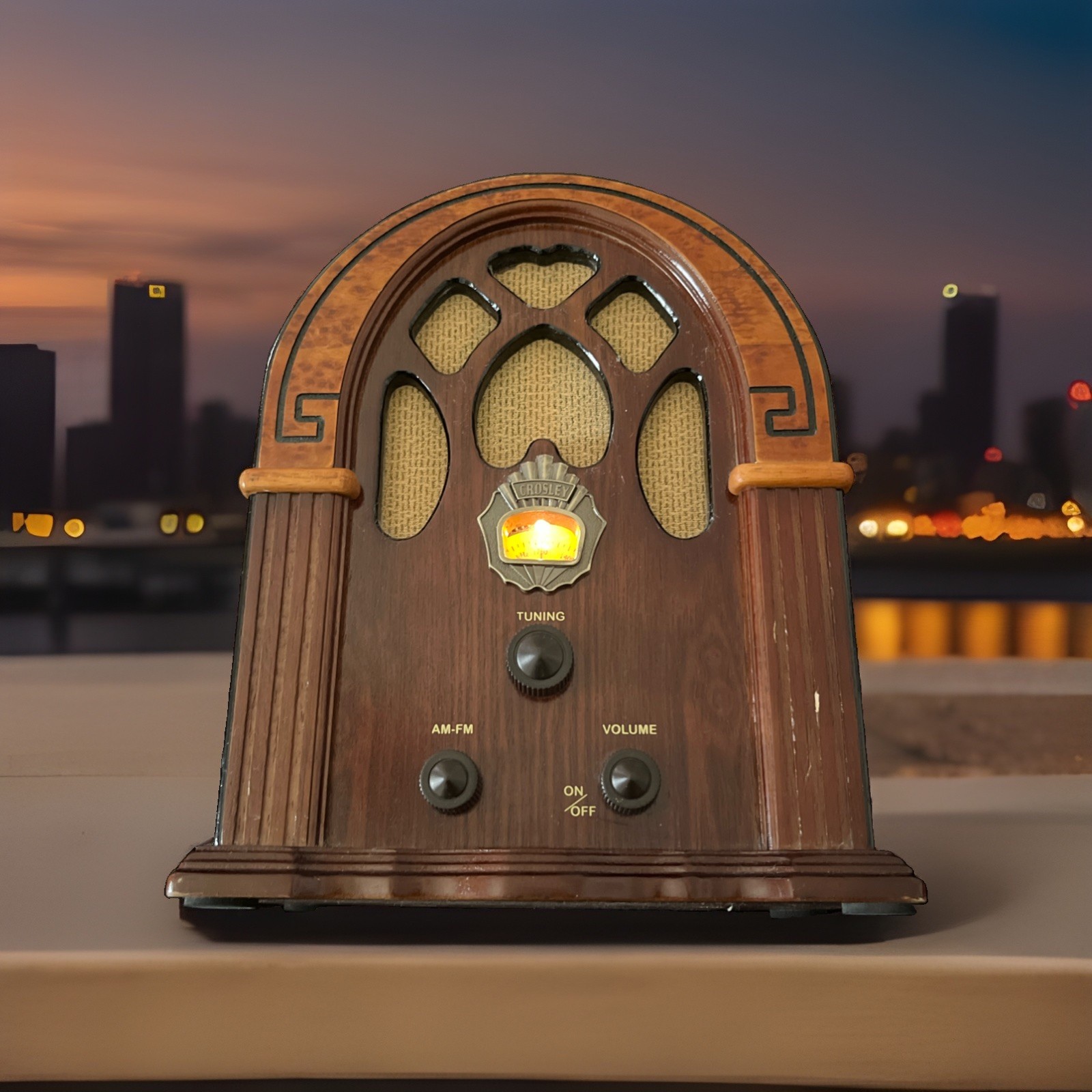 Retro Crosley Cathedral Style AM/FM Radio Style CR31 Wooden Cabinet Works Great