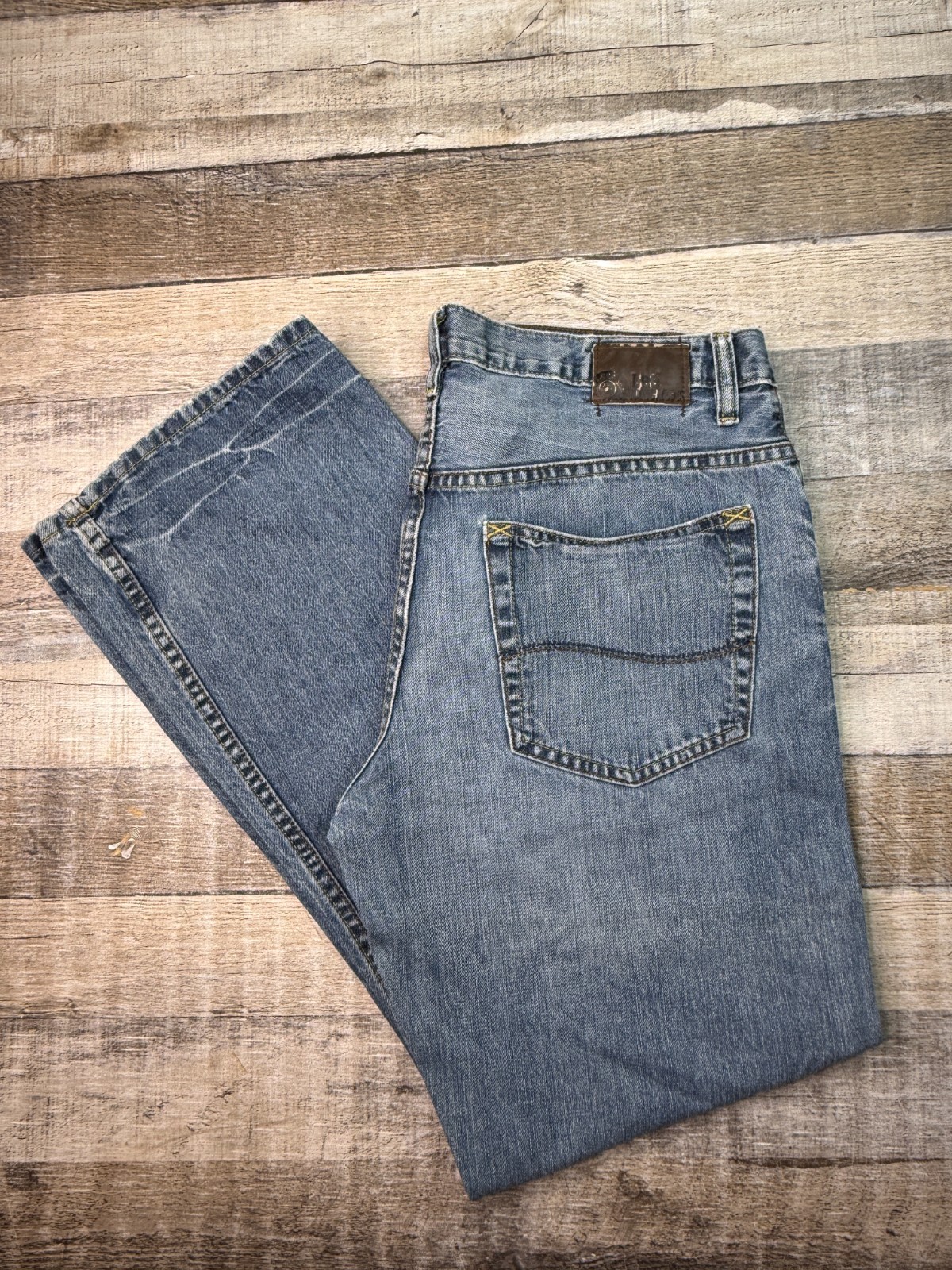 Lee Dungarees Relaxed Bootcut Jeans Men\'s 33x32 Light Wash 100% Cotton Rugged