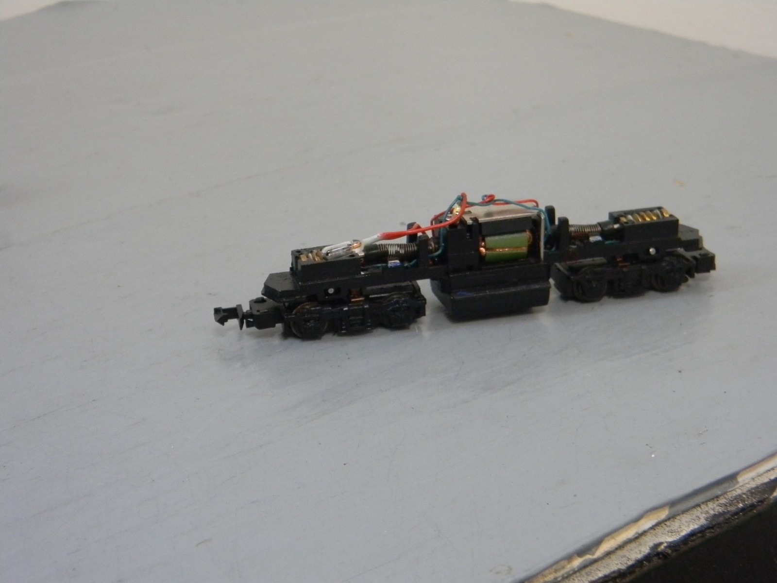 N SCALE LOCOMOTIVE LIFE LIKE RUNS AND LIGHTS N SCALE LOCOMOTIVE LIFE LIKE RUNS AND LIGHTS