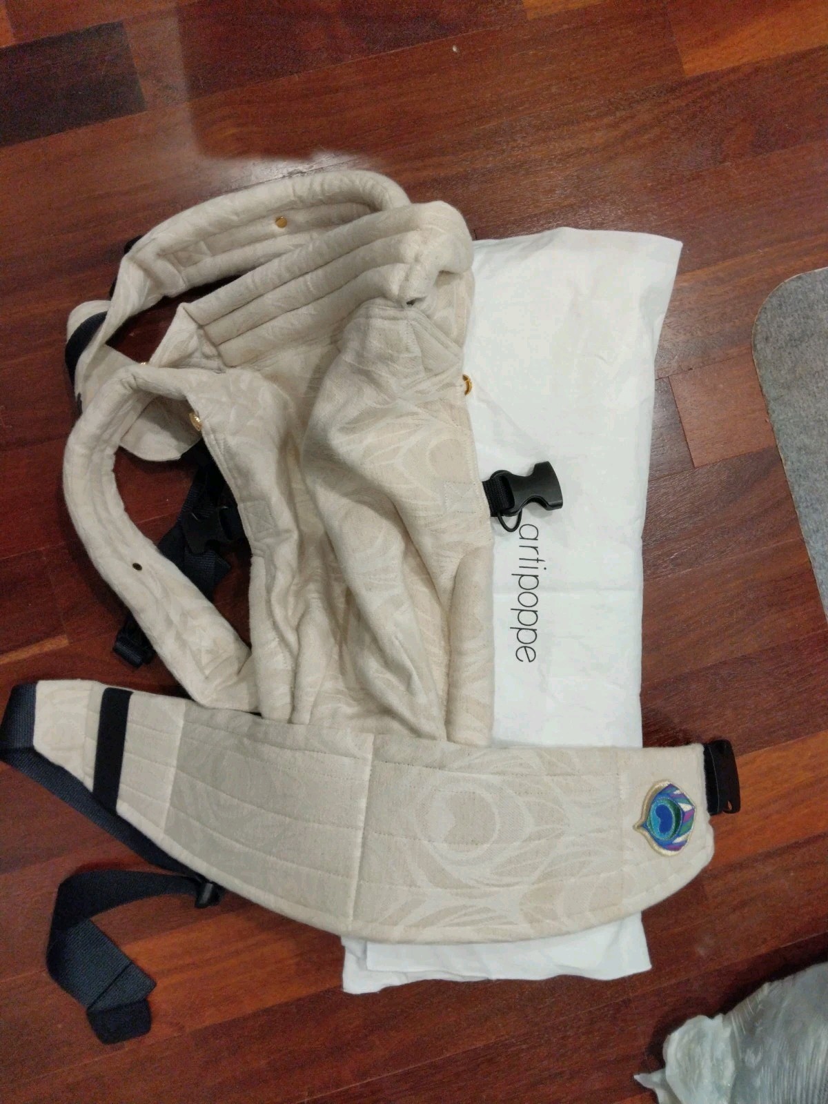 Artipoppe Zeitgeist Gray Peacock Feather Baby Carrier Cotton Blend Buckle