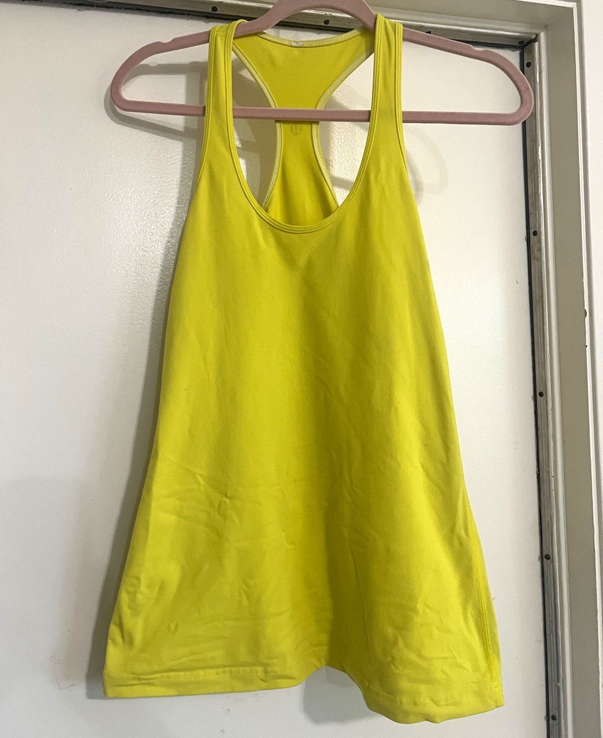 Lululemon Women’s Tank Top M Yellow Racerback Scoop Neck Solid Activewear Lululemon Women’s Tank Top M Yellow Racerback Scoop Neck Solid Activewear